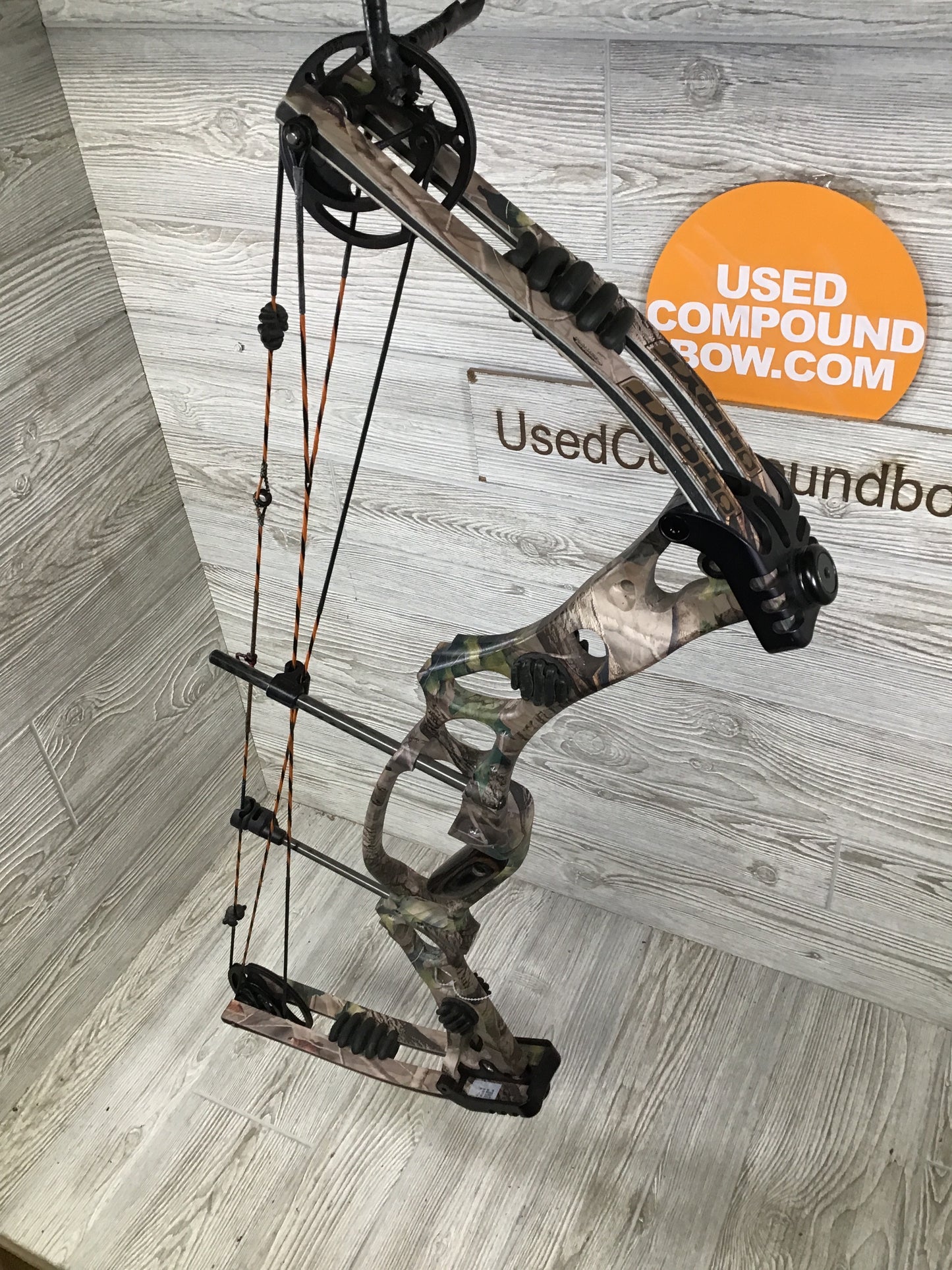 Used Hoyt Vectrix RIght Handed 27.5/70 Camo