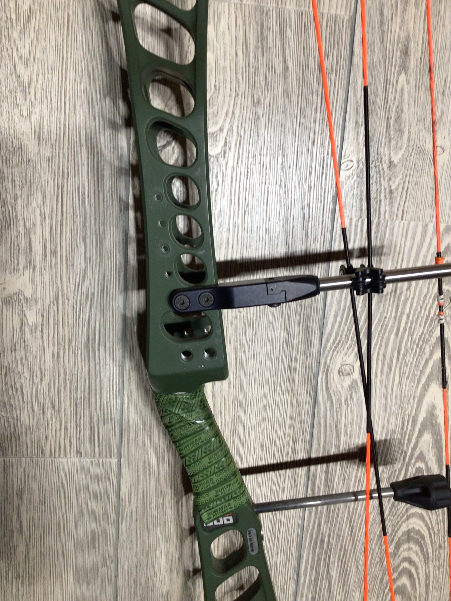 Used PSE Dominator DUO SE2 38 50-60# Green W/White Limbs