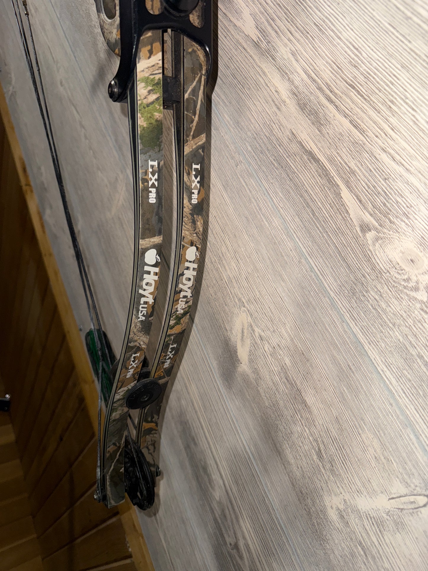 Used Hoyt LX Pro RH 70# 30.5"