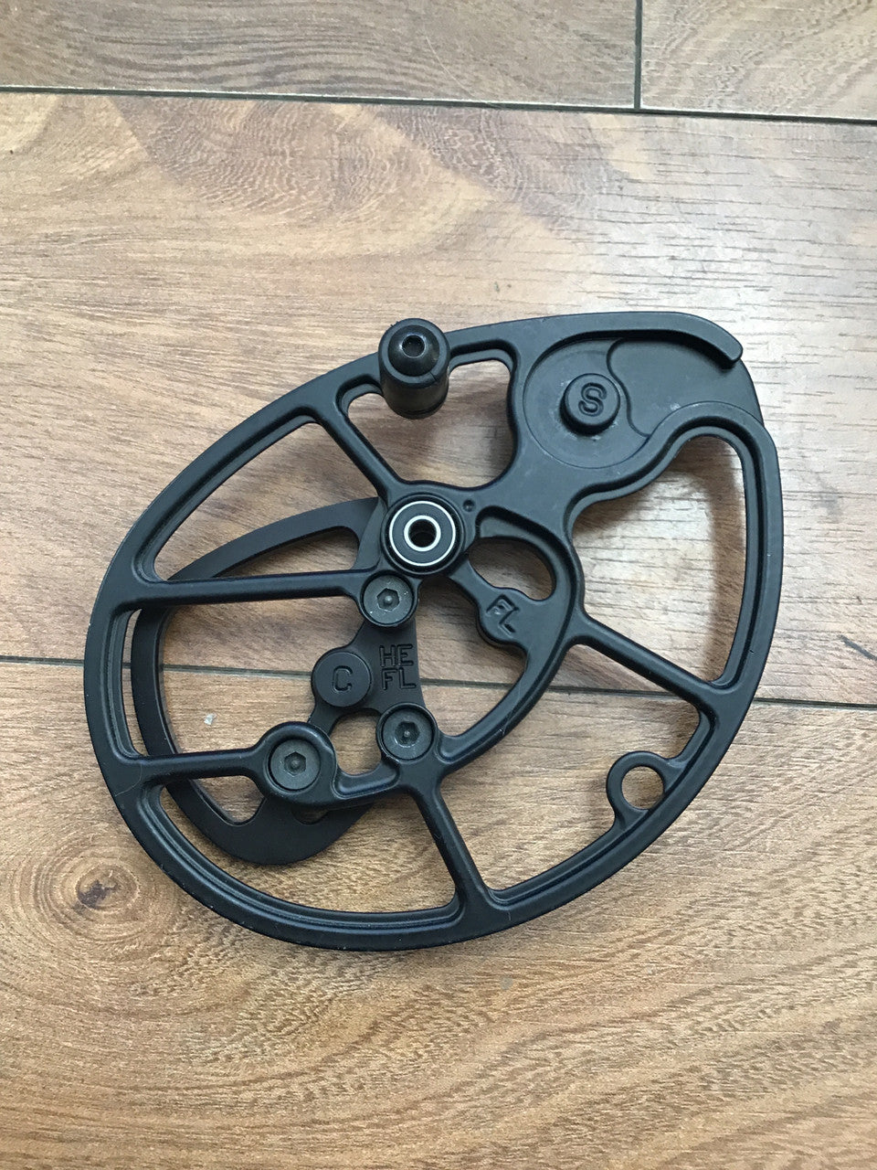Used Mathews helim cam 27.5" Left Hand