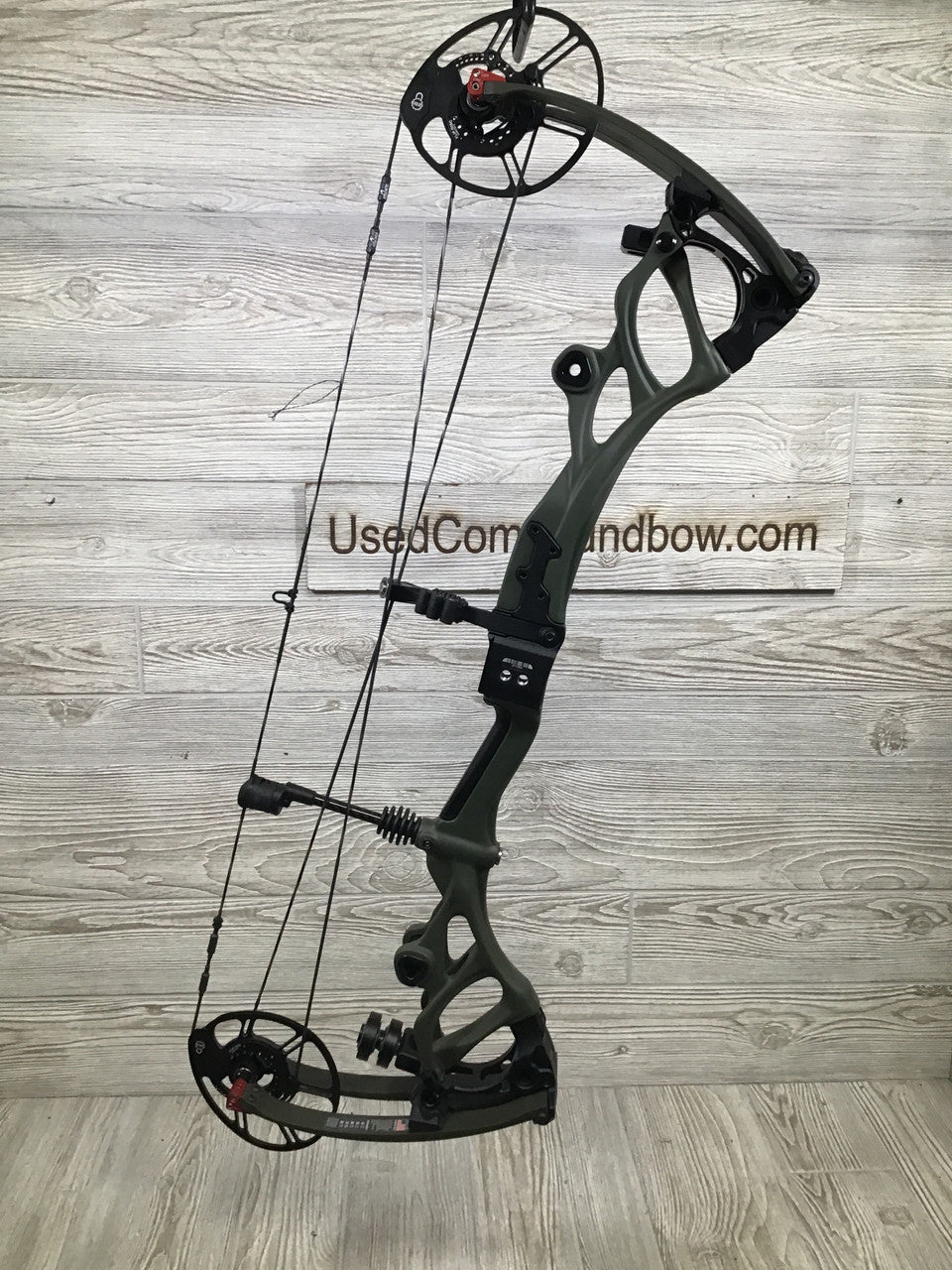 Bowtech Carbon One OD Green 60-70# Right Handed 4
