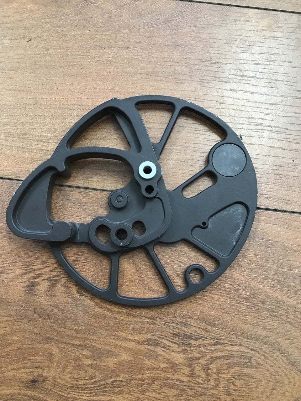 Used Mathews hyperlite 23.5"/DXT 24" Right Hand Cam