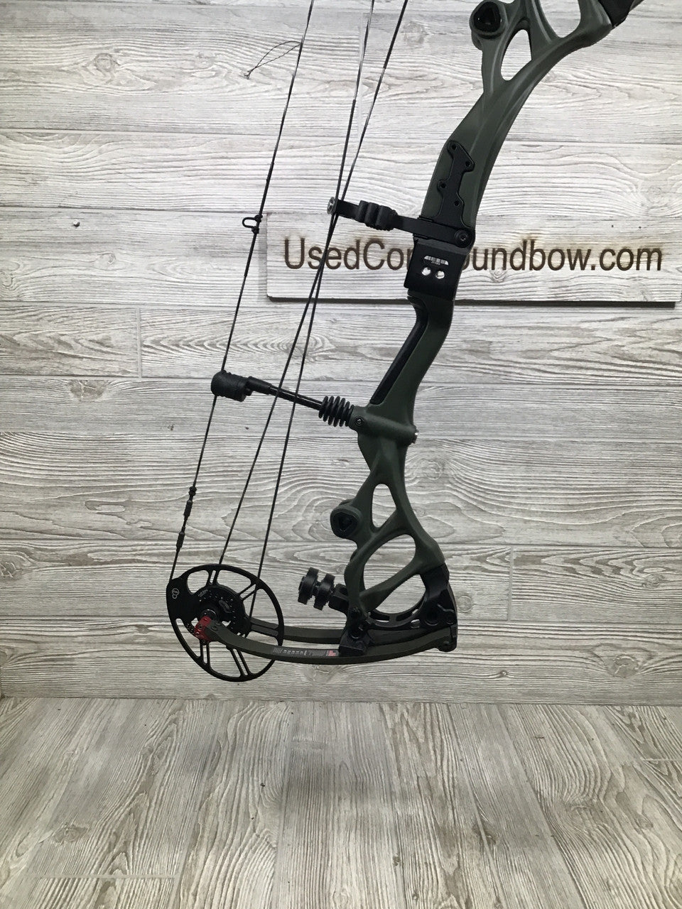 Bowtech Carbon One OD Green 60-70# Right Handed 4