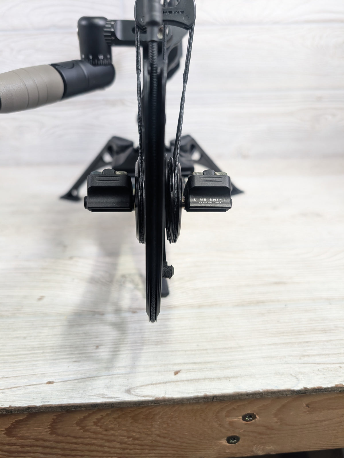 Used Mathews ARC 34 29" 70lb Right Hand Ambush Fade to Black Riser Kuiu Limbs LOADED Bow Pkg