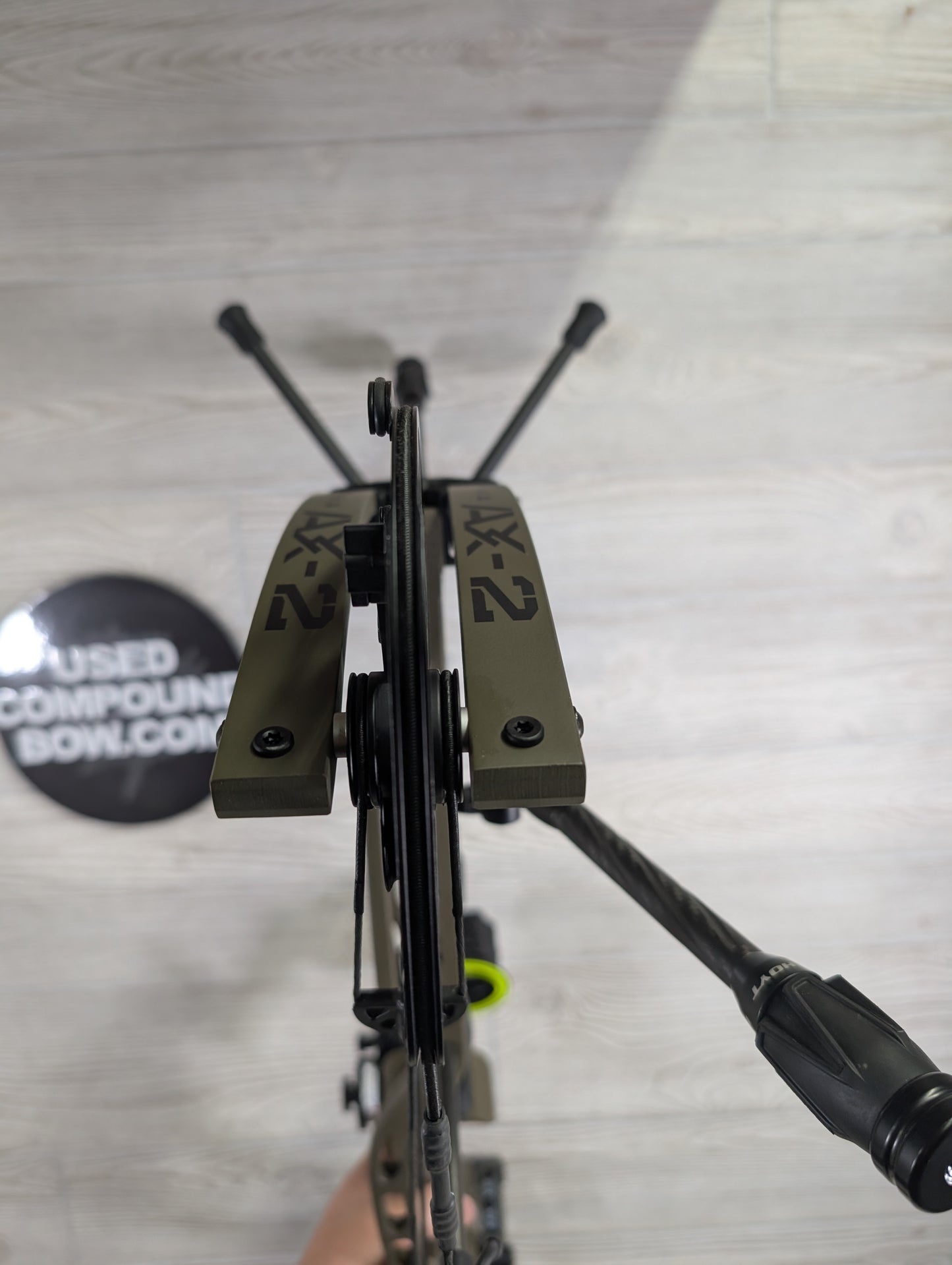 Used Hoyt Alpha AX-2 32 RH Wilderness Pkg