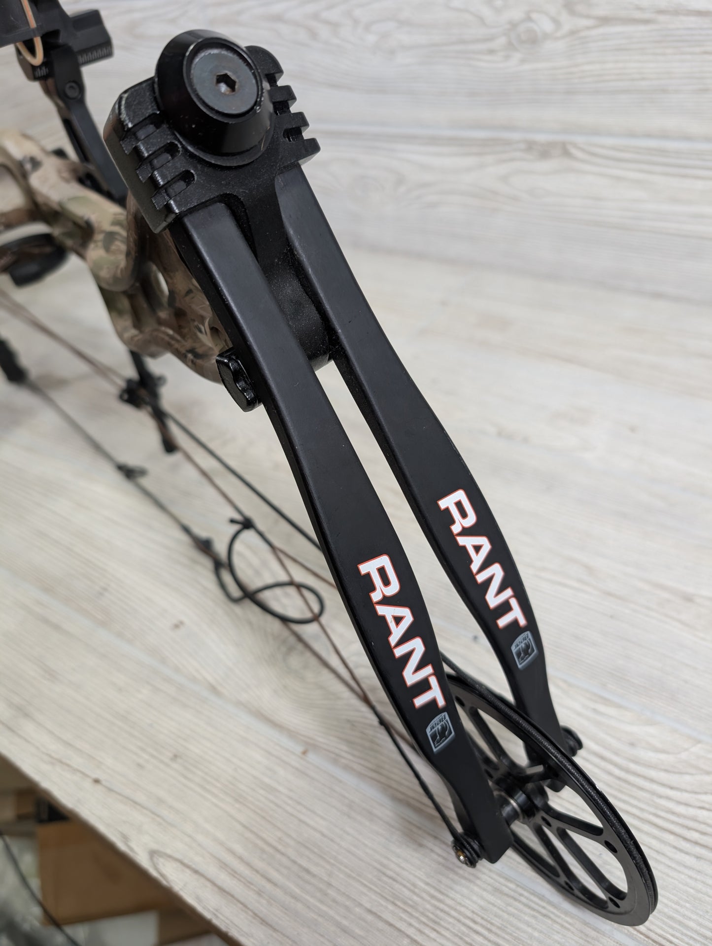 Used Bear Rant RH Camo Riser Black Limbs Pkg