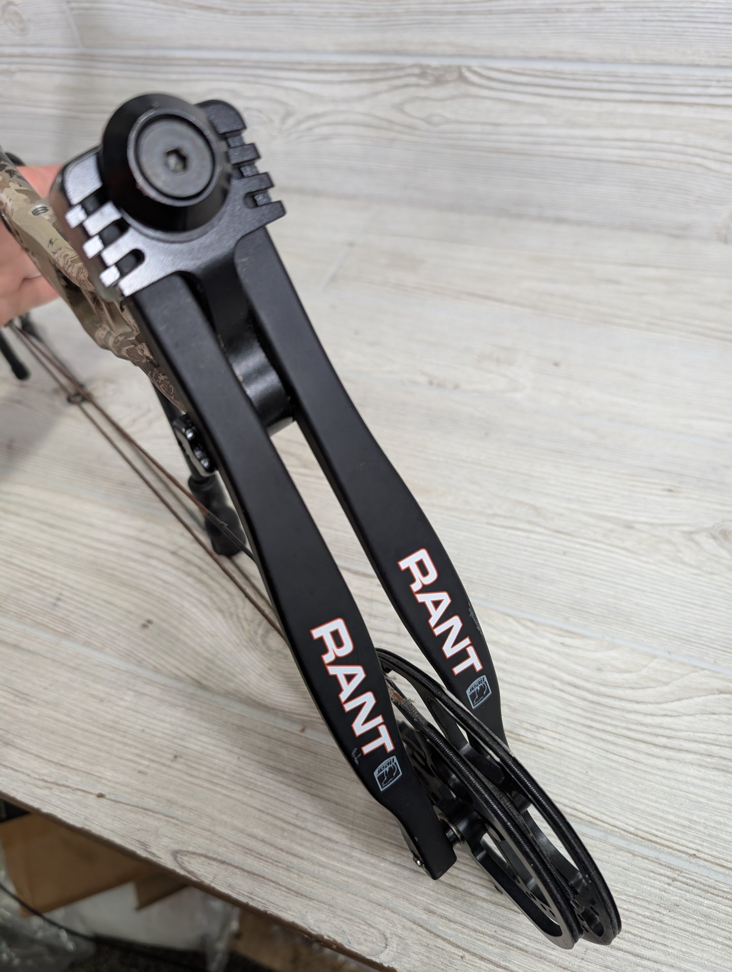 Used Bear Rant RH Camo Riser Black Limbs Pkg