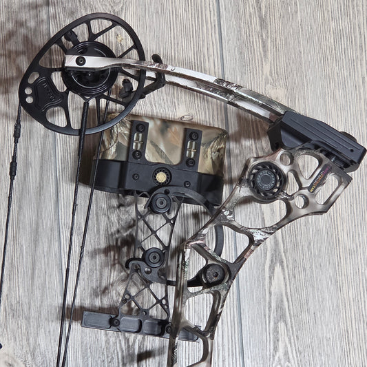 Mathews Avail LH Lost XD camo bow package