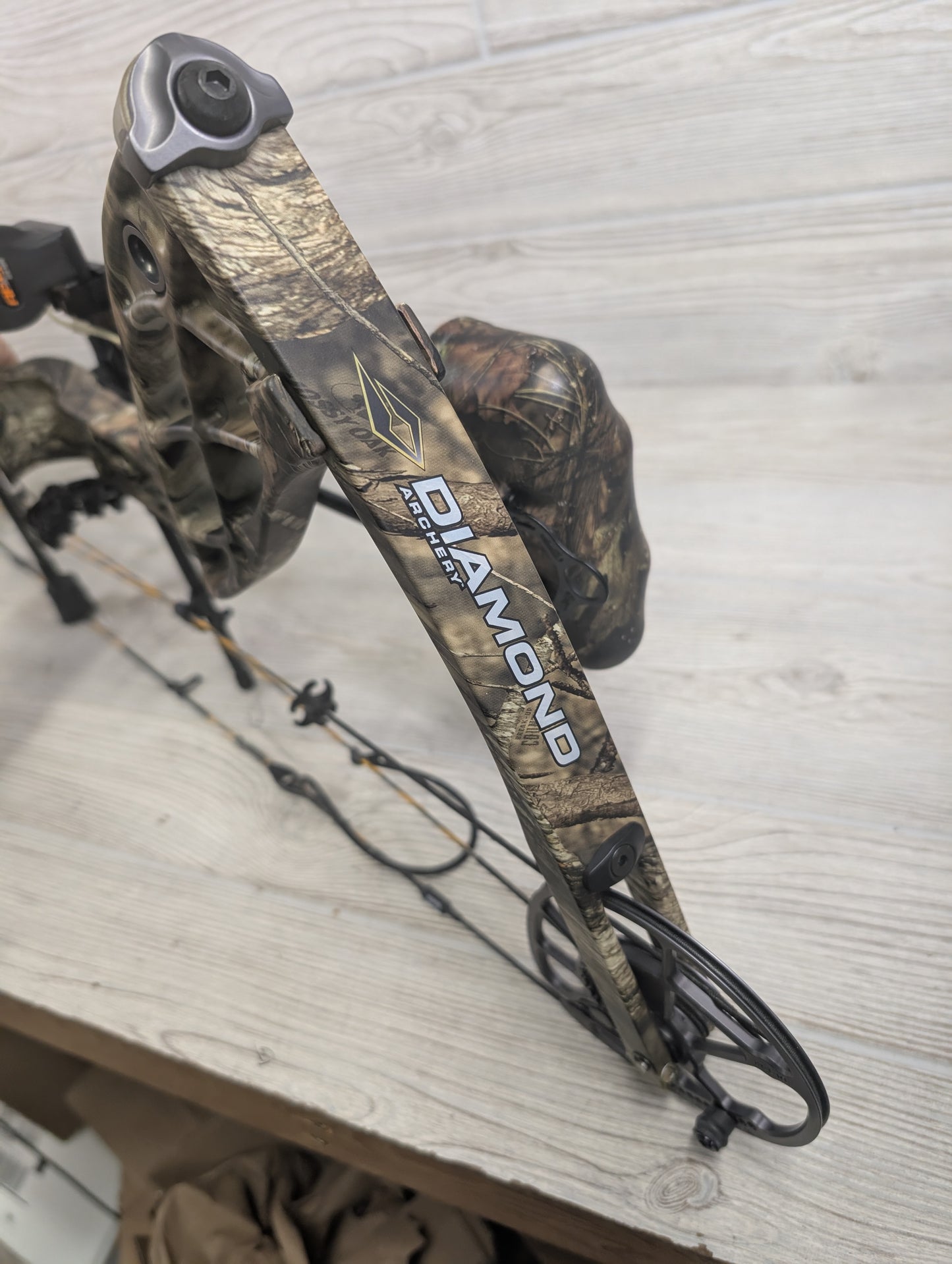 Diamond Deploy SB Right Hand Camo Package