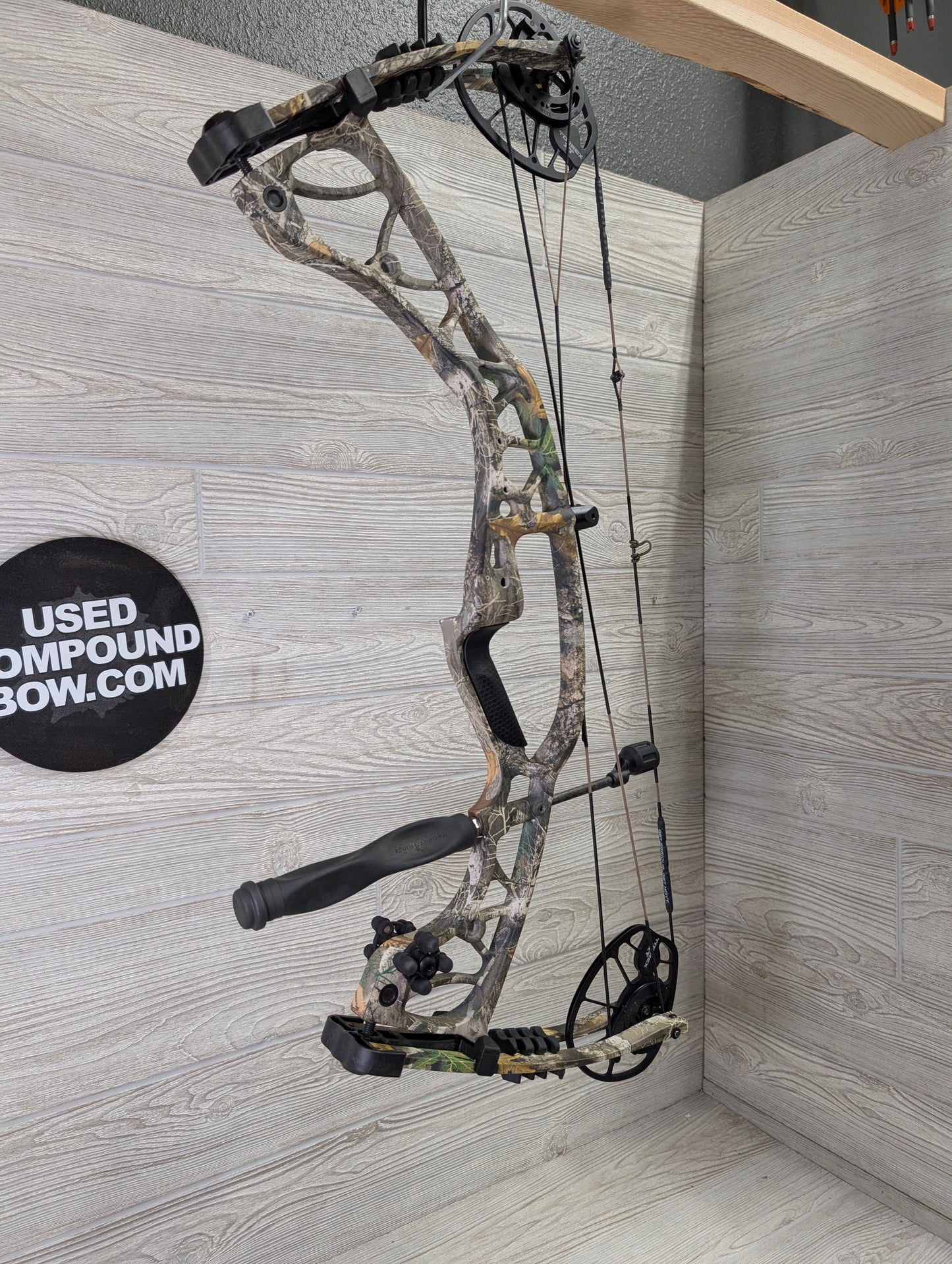 Used Hoyt Torrex XT Left Hand Camo