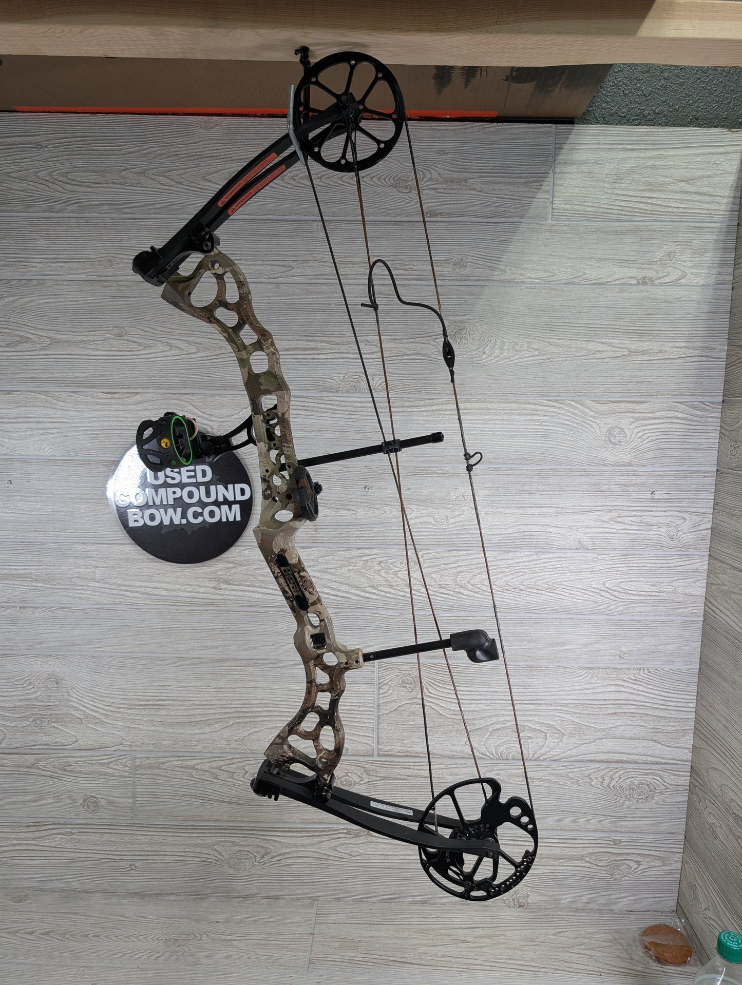 Used Bear Rant RH Camo Riser Black Limbs Pkg
