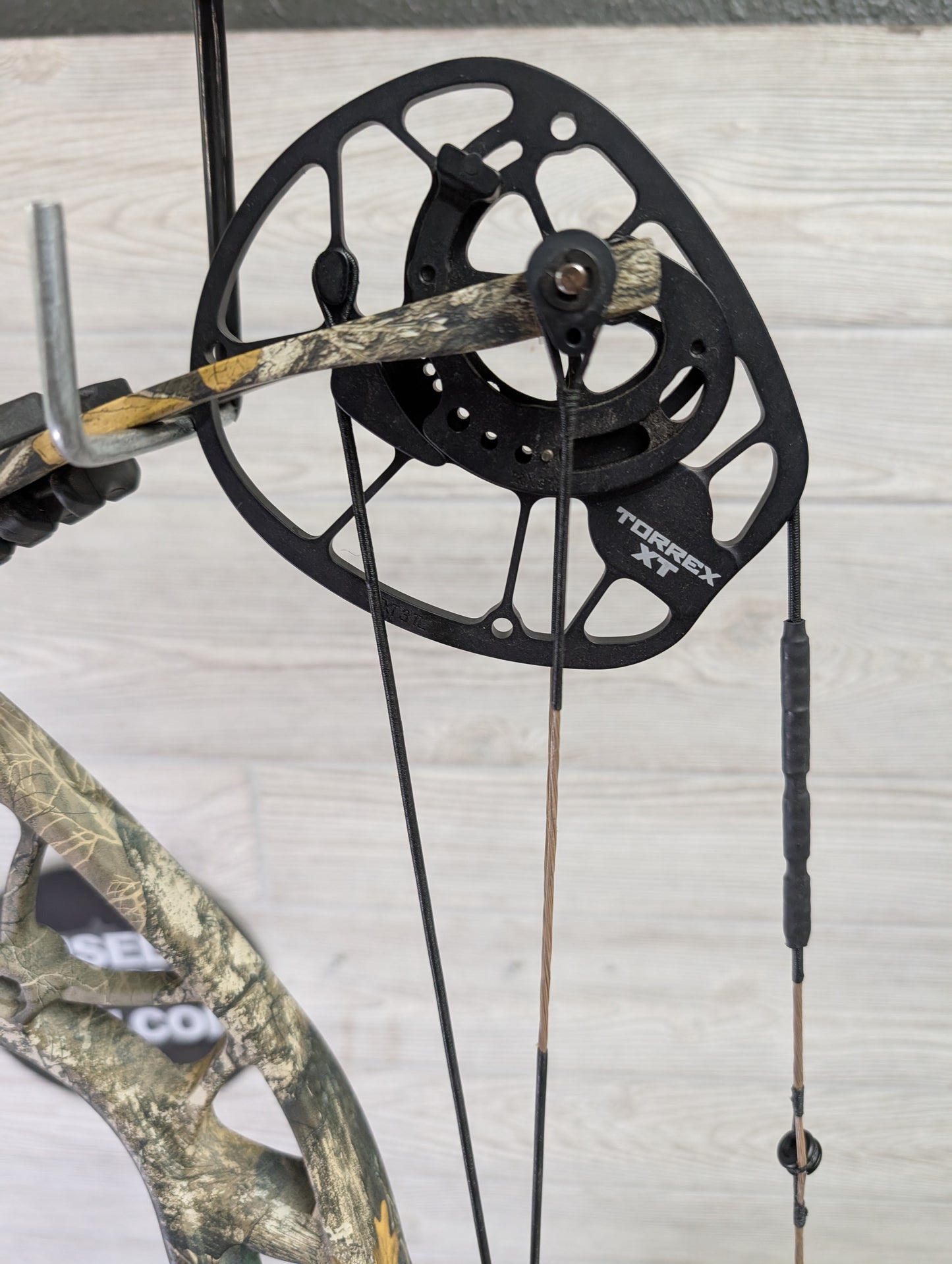 Used Hoyt Torrex XT Left Hand Camo