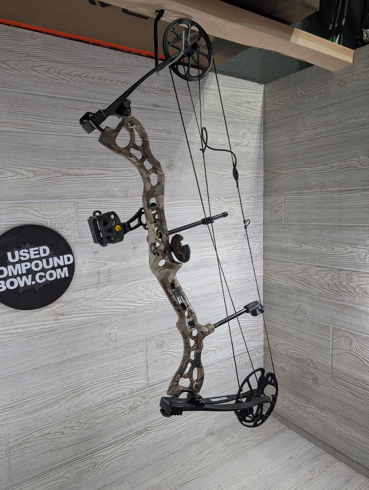 Used Bear Rant RH Camo Riser Black Limbs Pkg