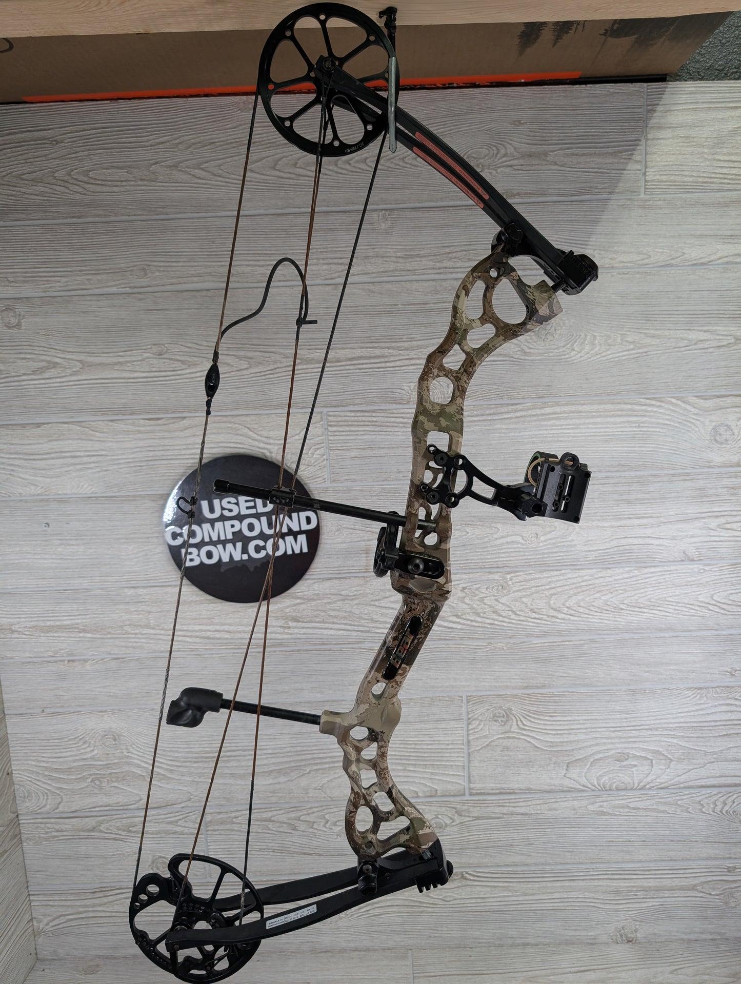 Used Bear Rant RH Camo Riser Black Limbs Pkg