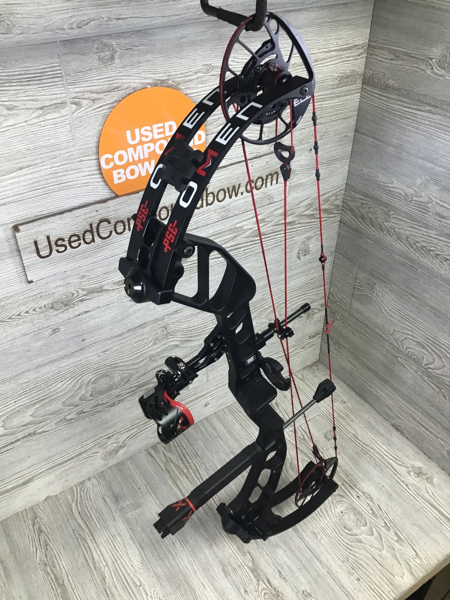 Used PSE OMEN BLACK 70 Right Handed EC2 cam Package