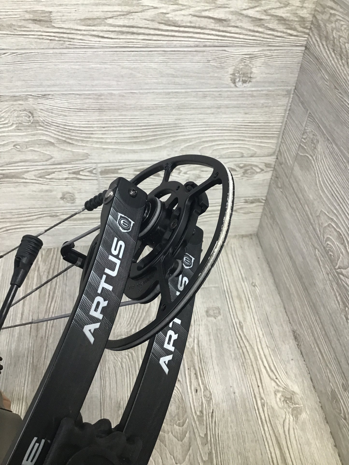 Elite Artus Right Hand Sienna Brown 50-60# Bow