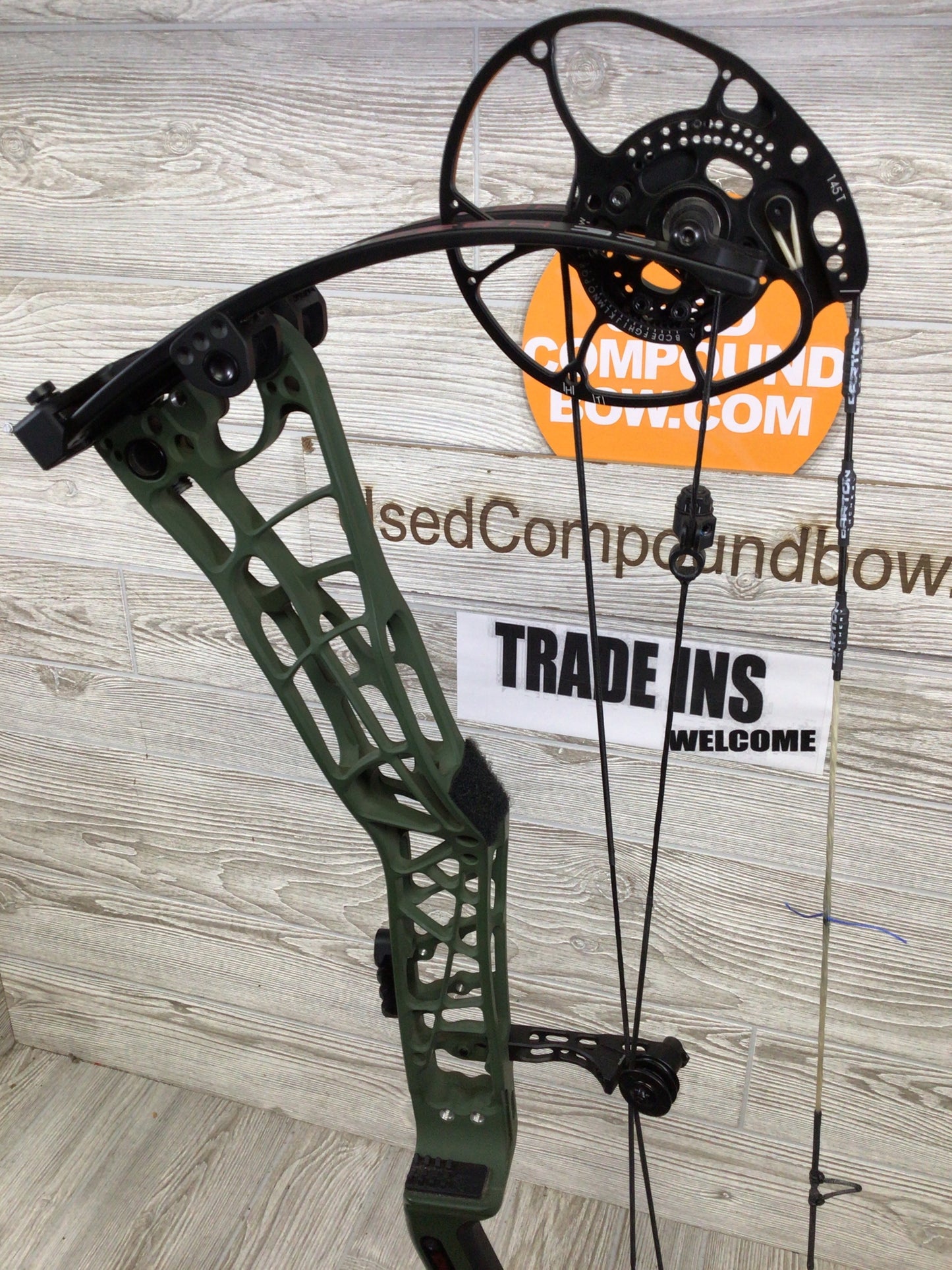 Used Darton Tritech 33 Right Handed Forrest Green W/ Limb Legs