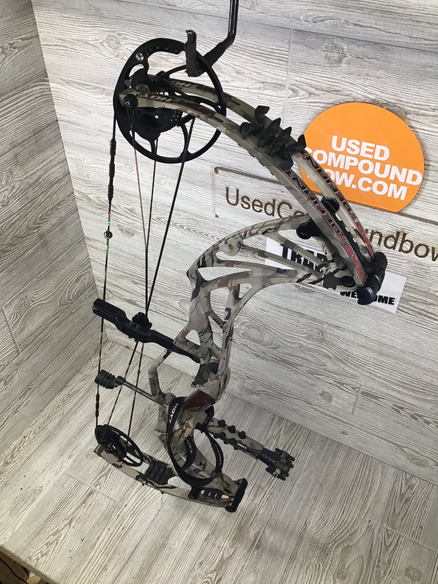 Hoyt Pro Defiant Right Handed 60-70# Realtree UA camo 28-30#