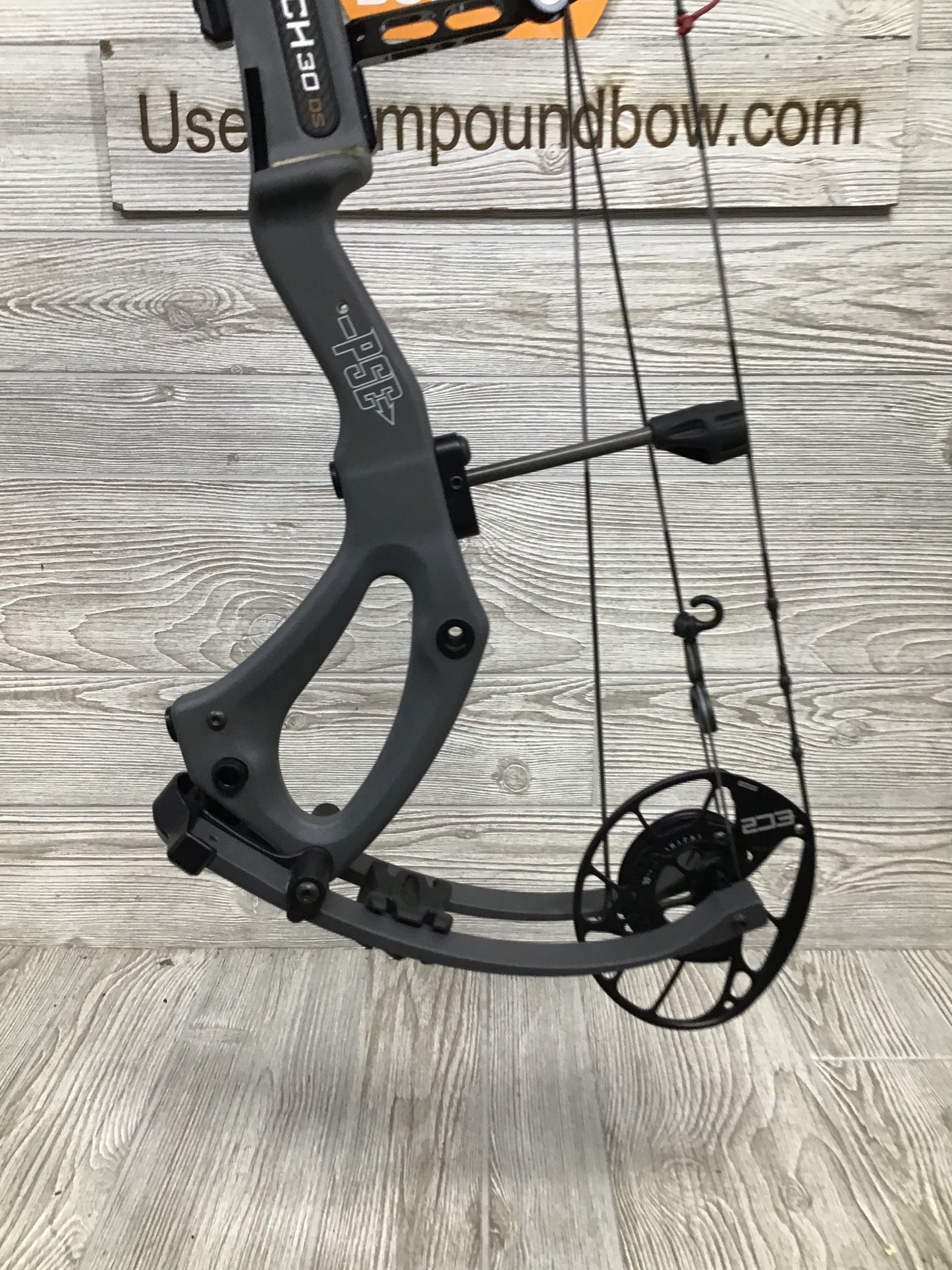 Used PSE Mach 30 DS Charcoal Right Handed 24.5-30" 60/70#