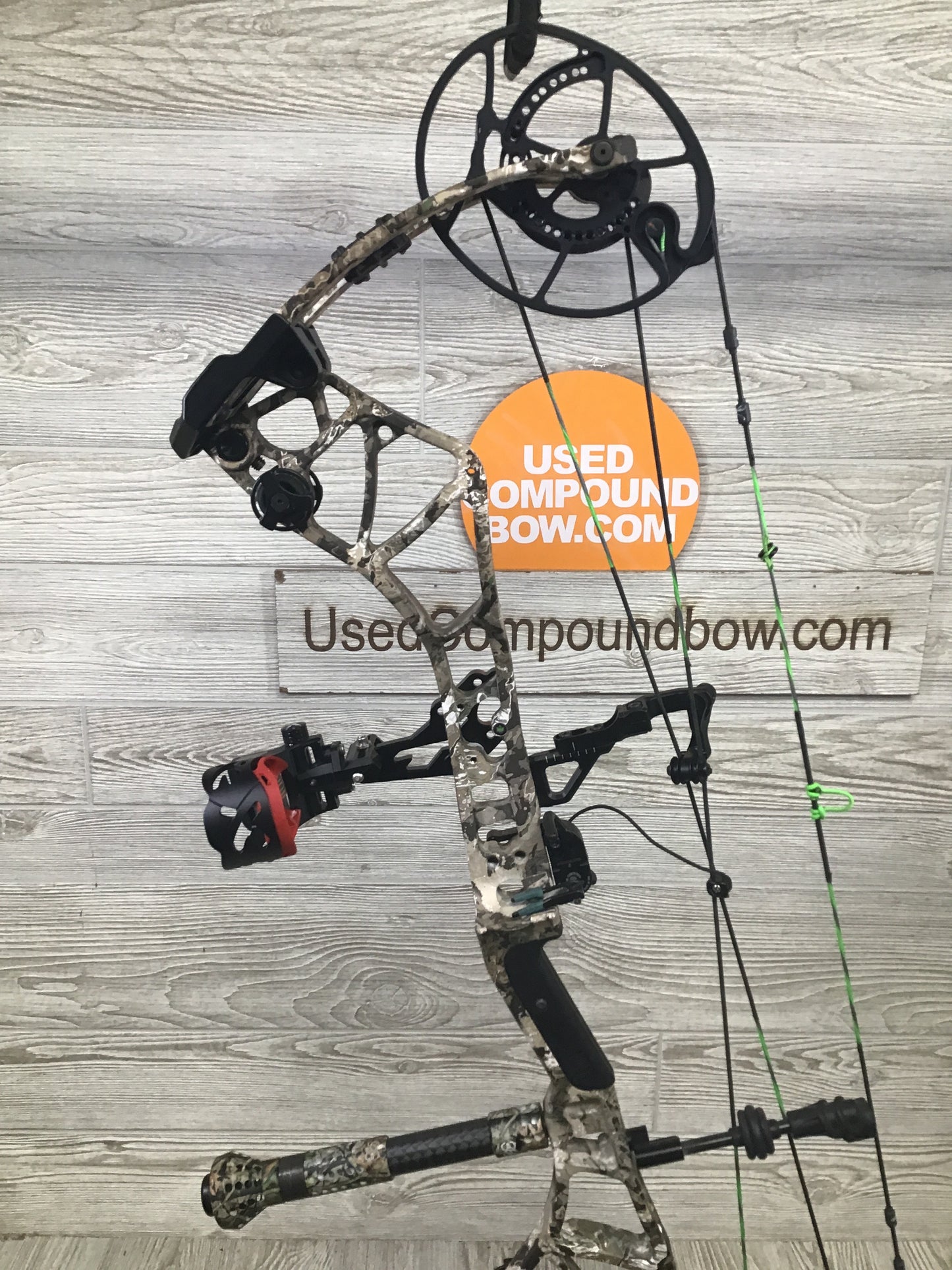Bear Execute 30 RH 60-70lb 26"-30" Camo Package