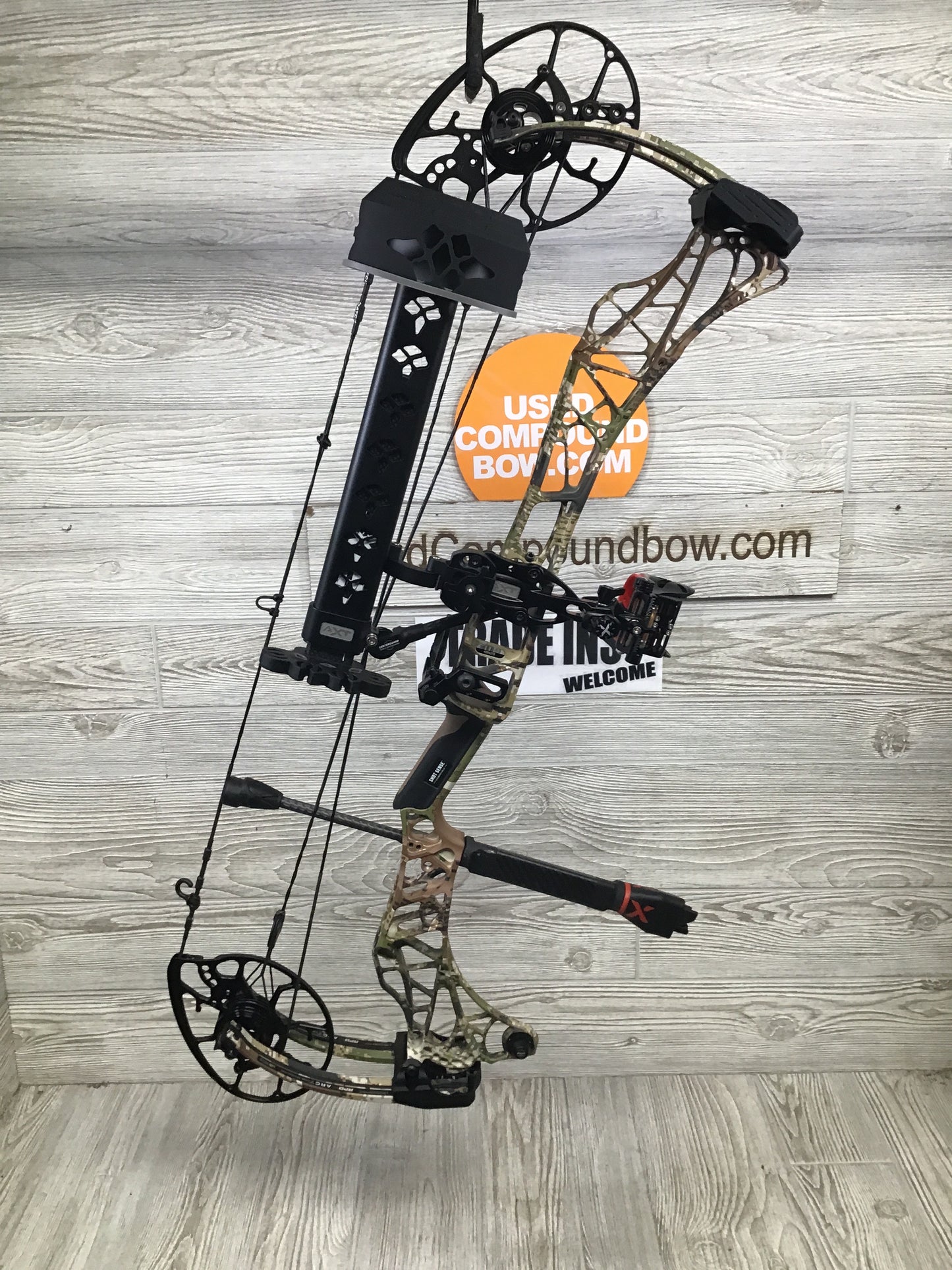 Used Mathews Lift X 29.5 Right Hand 28.5"/70# Sitka Subalpine Package