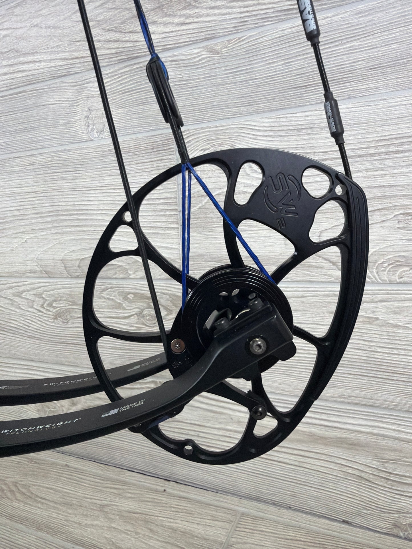 Used Mathews V3 31 28" 60lb Left Hand Stone/Black Limbs