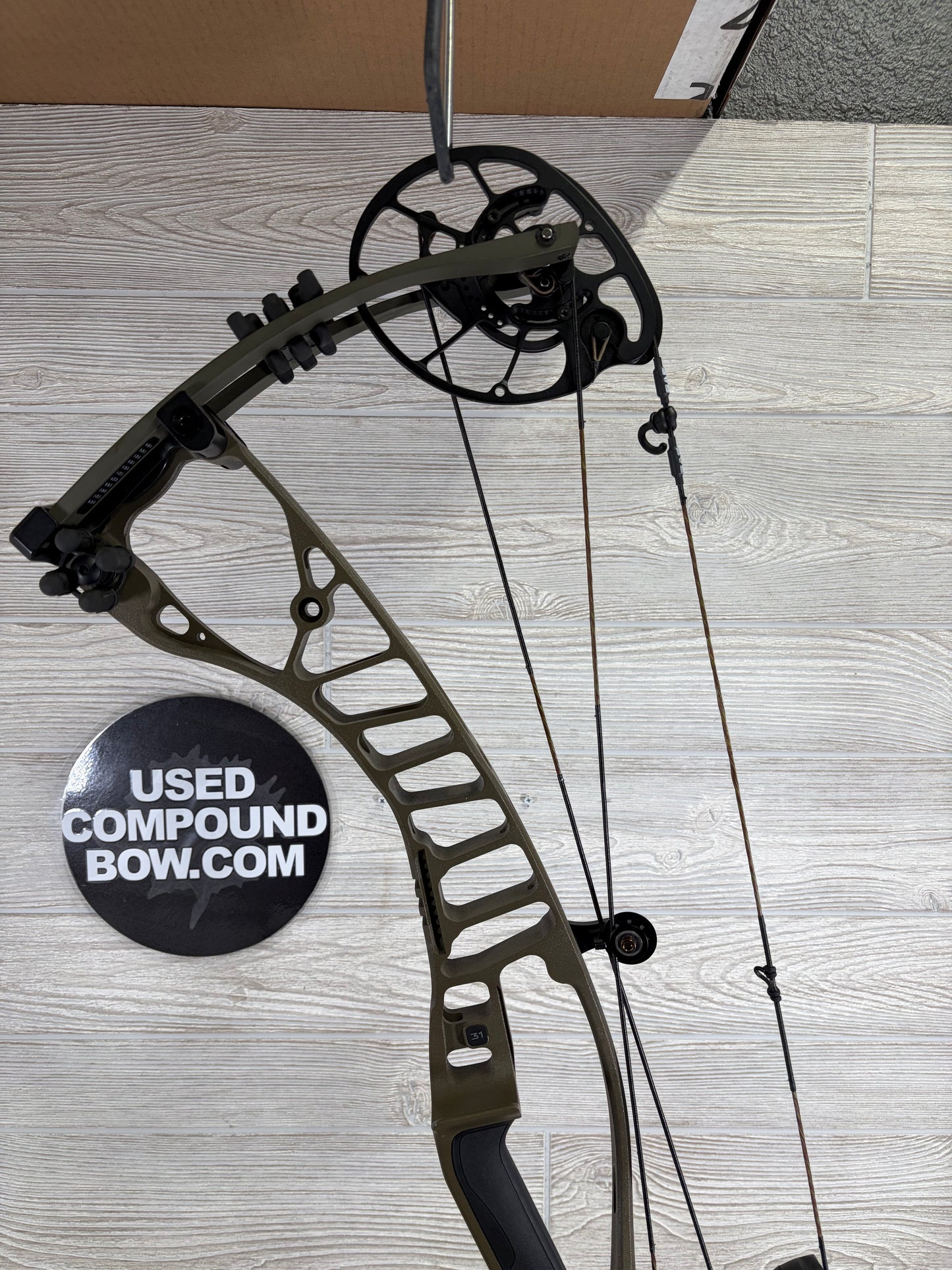 Hoyt VTM 31 Right Hand Wilderness Green 60-70lb