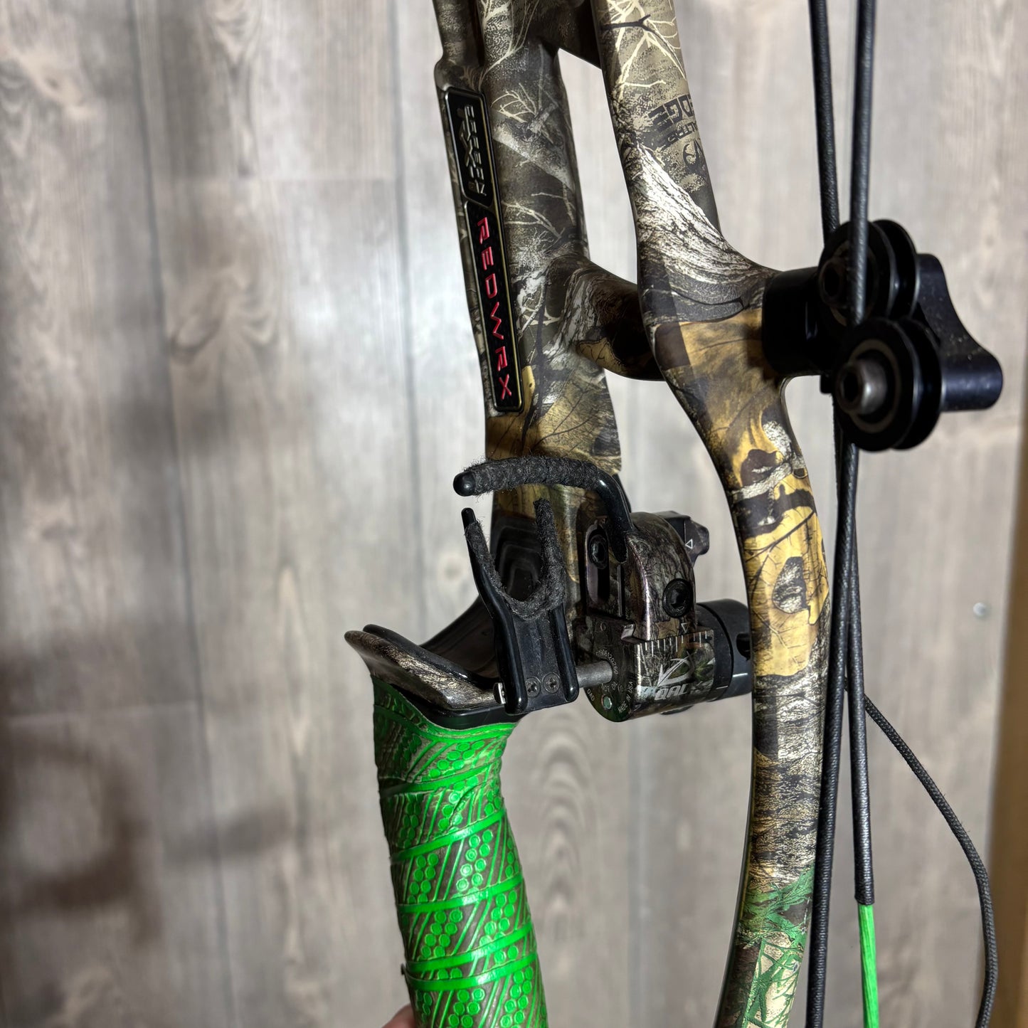 Used Hoyt Carbon RX-1 Ultra 28-31" 60-70lbs RH Realtree Edge with QAD Rest