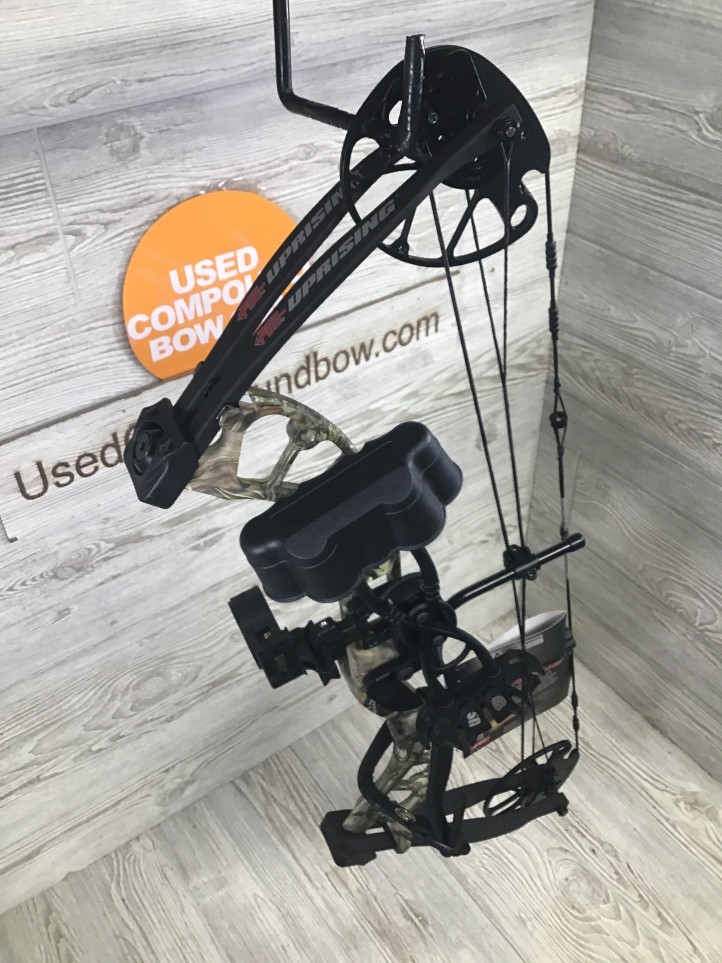 NEW IN BOX W/WARRANTY PSE UPRISING LEFT HANDED PACKAGE MOSSY OAK