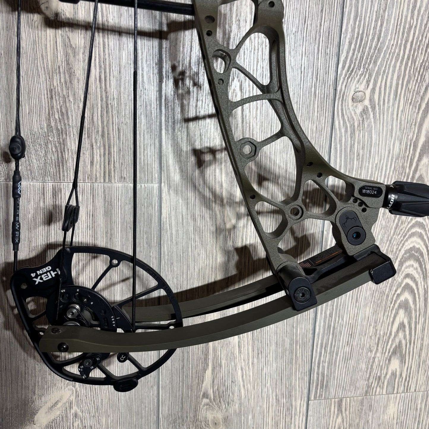 Used Hoyt Alpha AX-2 32 RH Wilderness