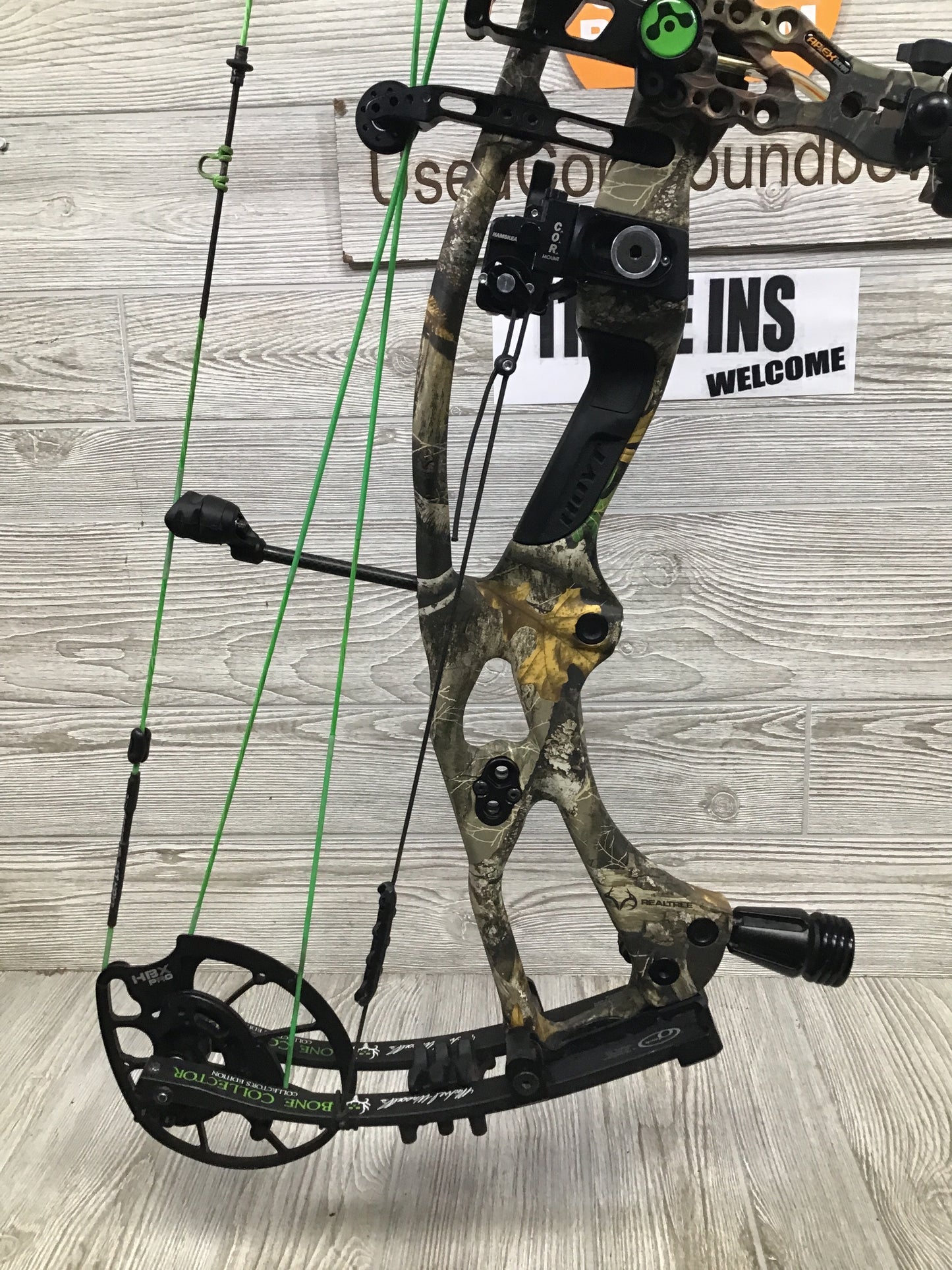 Used Hoyt RX-7 Ultra Right Hand Realtree Edge 55-65# Bone Collector Package