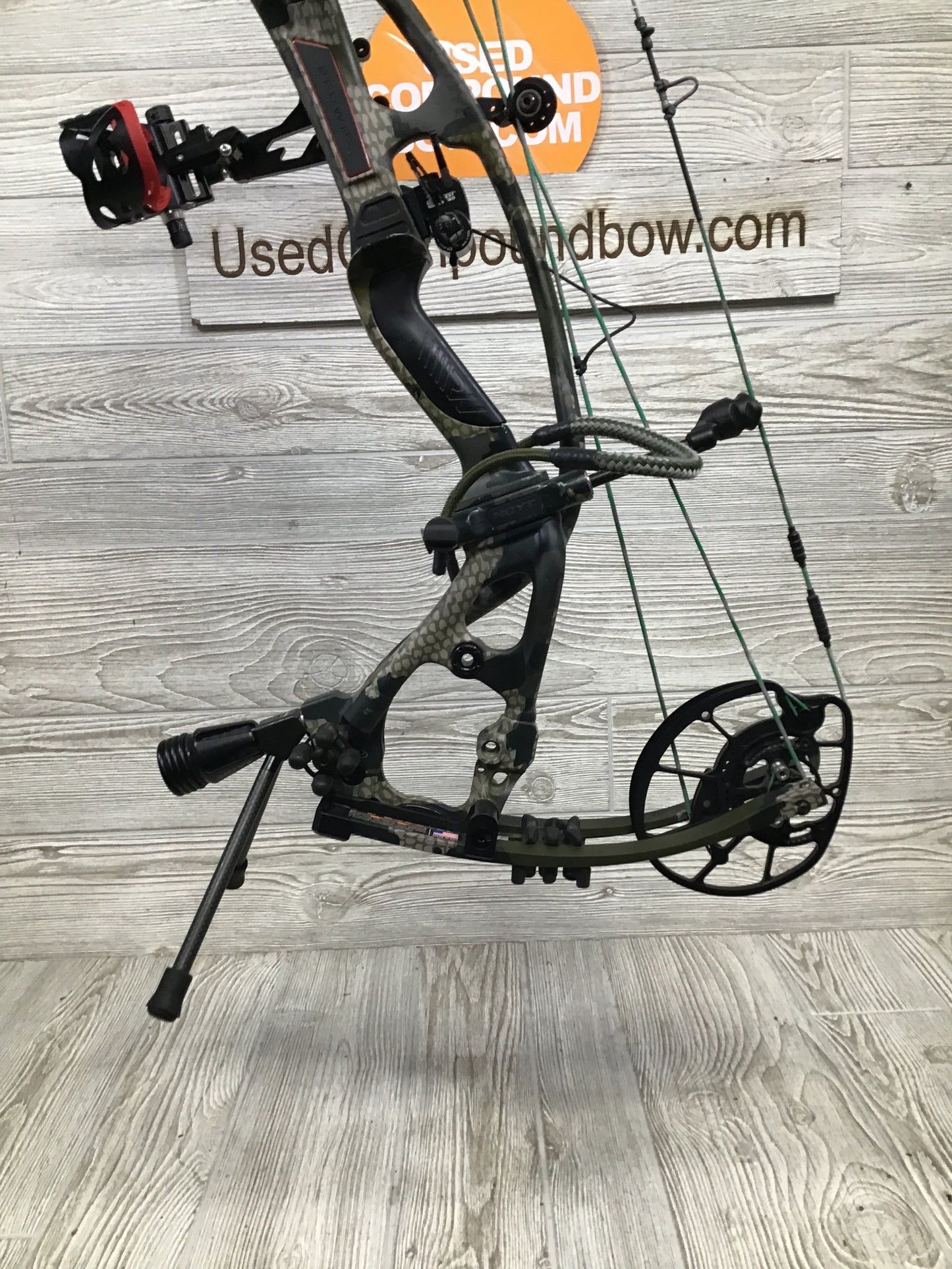 Hoyt RX-5 Wilderness 60-70# 25-30 Right Hand Package