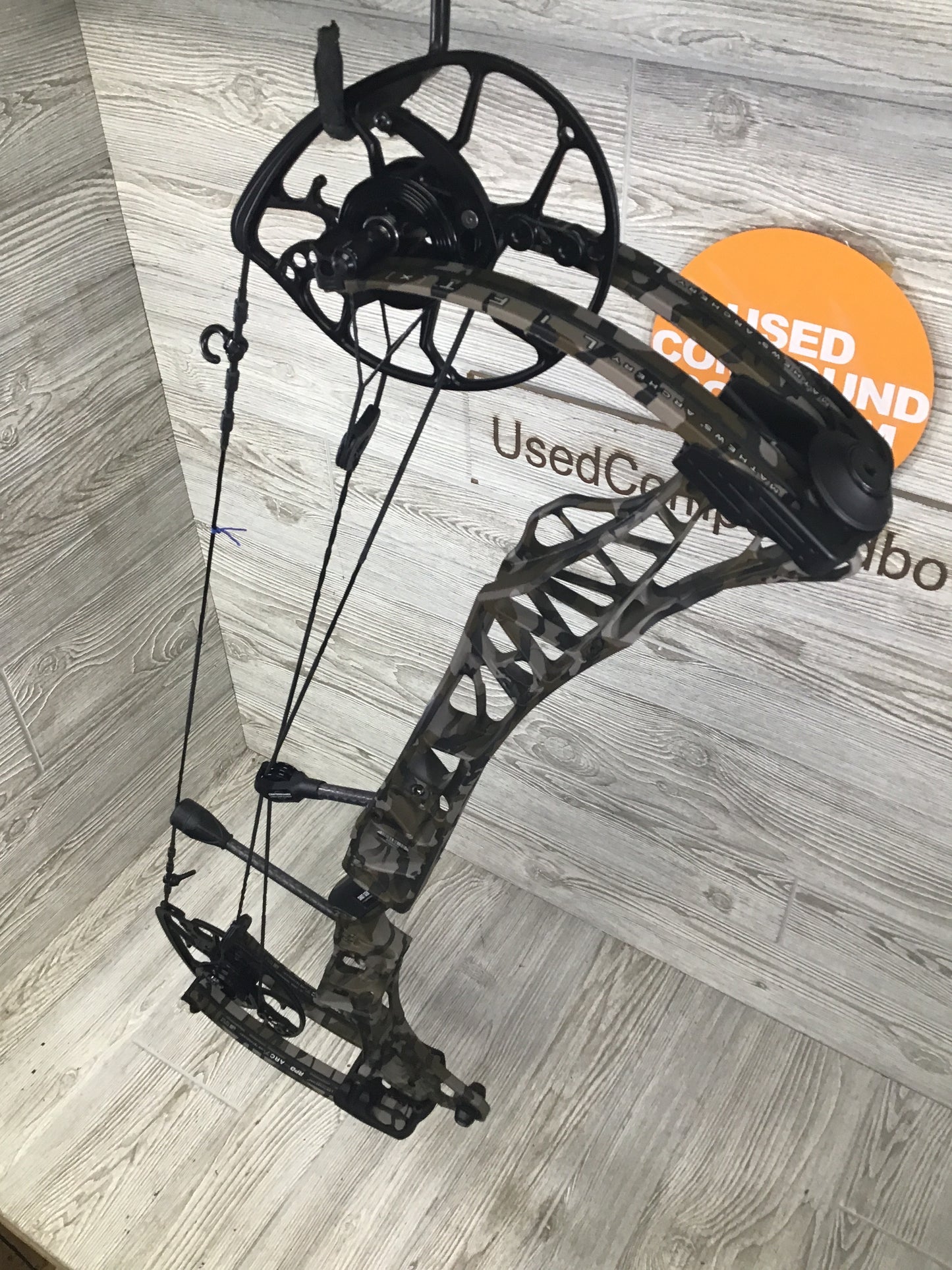 Used Mathews Lift X 29.5 Right Hand Bottomlands 26.5/60#
