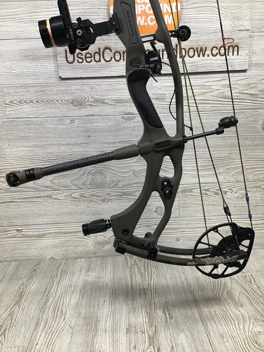 Used Hoyt RX-9 Ultra Right Handed 50-60# Wilderness W/ Kuiu limbs Package