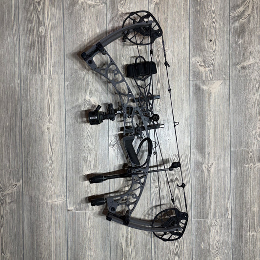 Used Hoyt Alpha AX-2 29 Tombstone RH 70lb Package