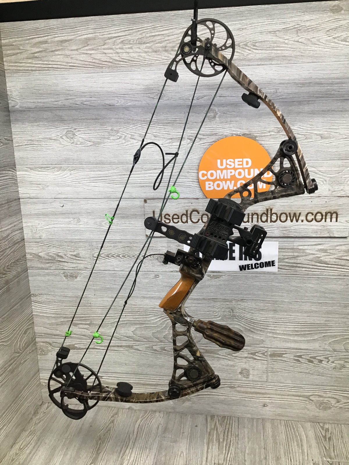Mathews DXT right hand hunt ready package 60-70# 25"