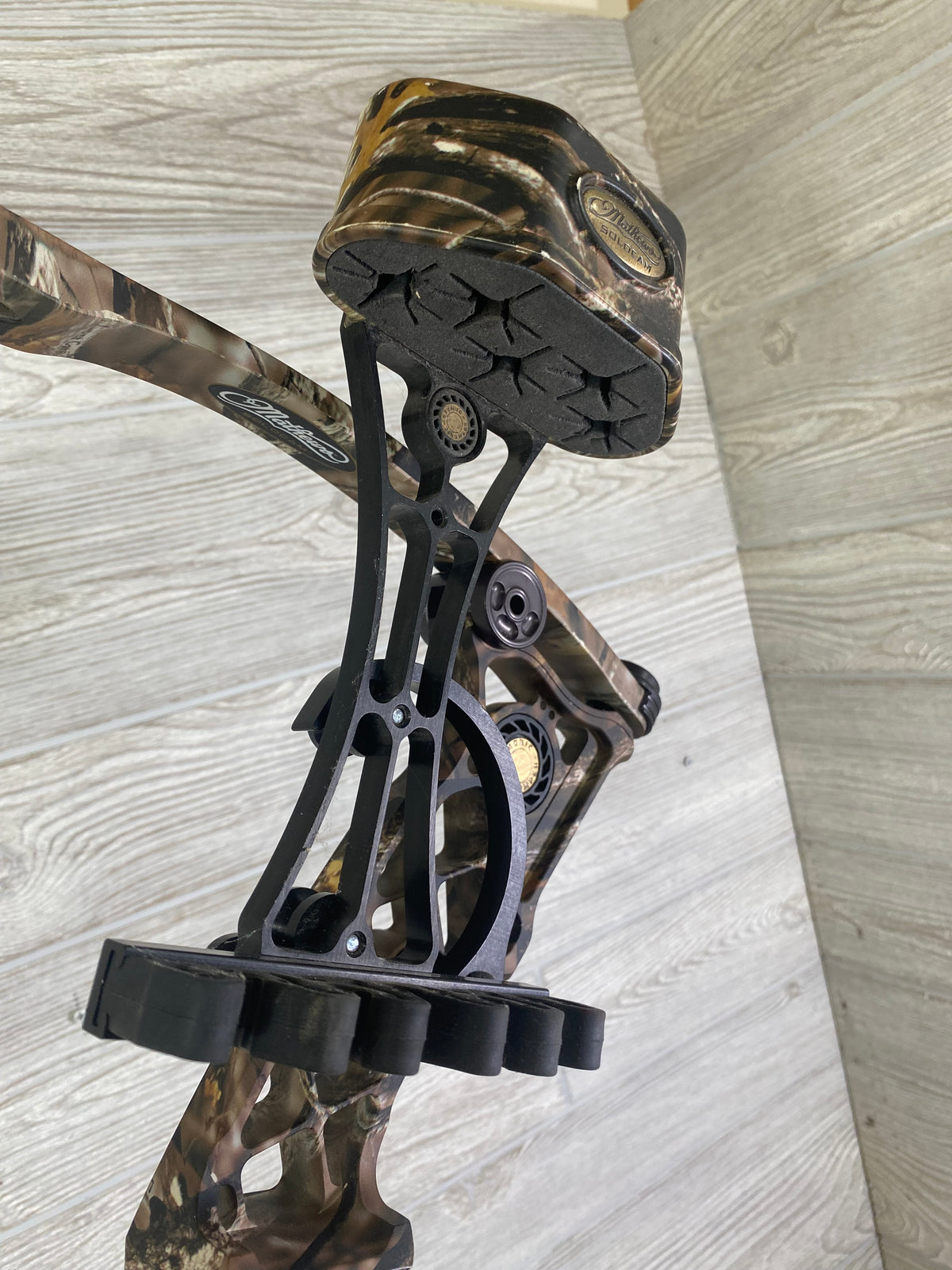 Used Mathews Z9 Right Handed 60-70lb 32" Bow Pkg