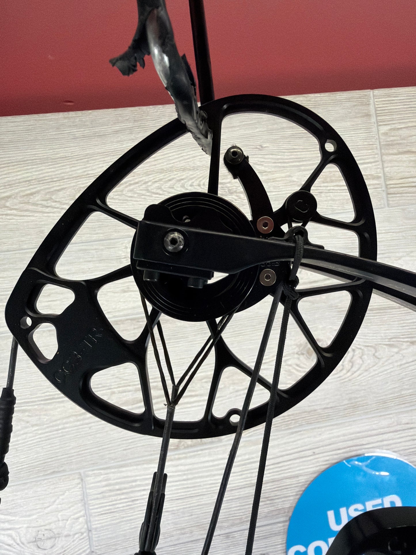 Used Mathews Triax 28.5" 70lb Black Bow Pkg