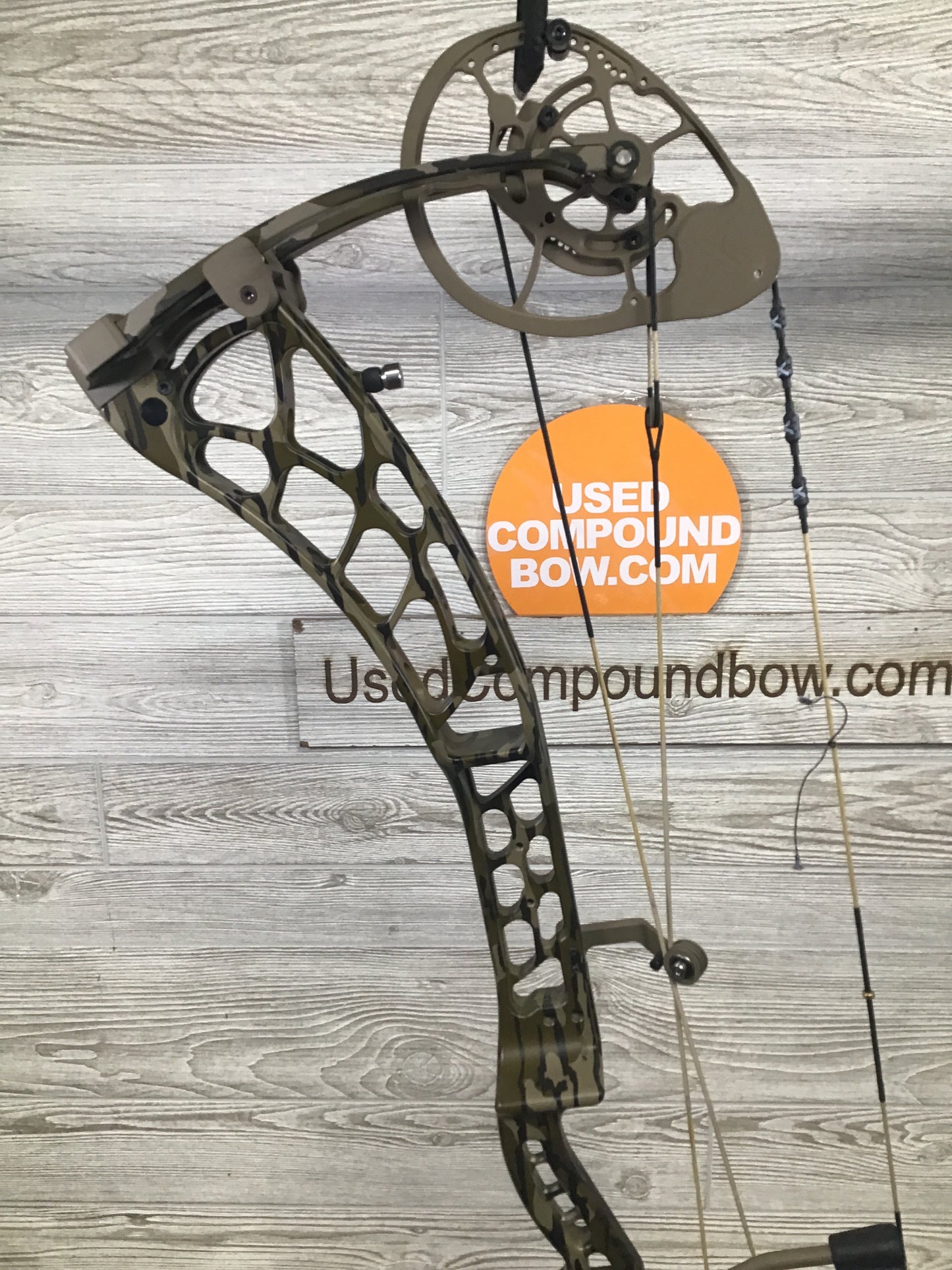 Xpedition Xlite 33 55-65# Mossy Oak Bottomlands 26"-31"