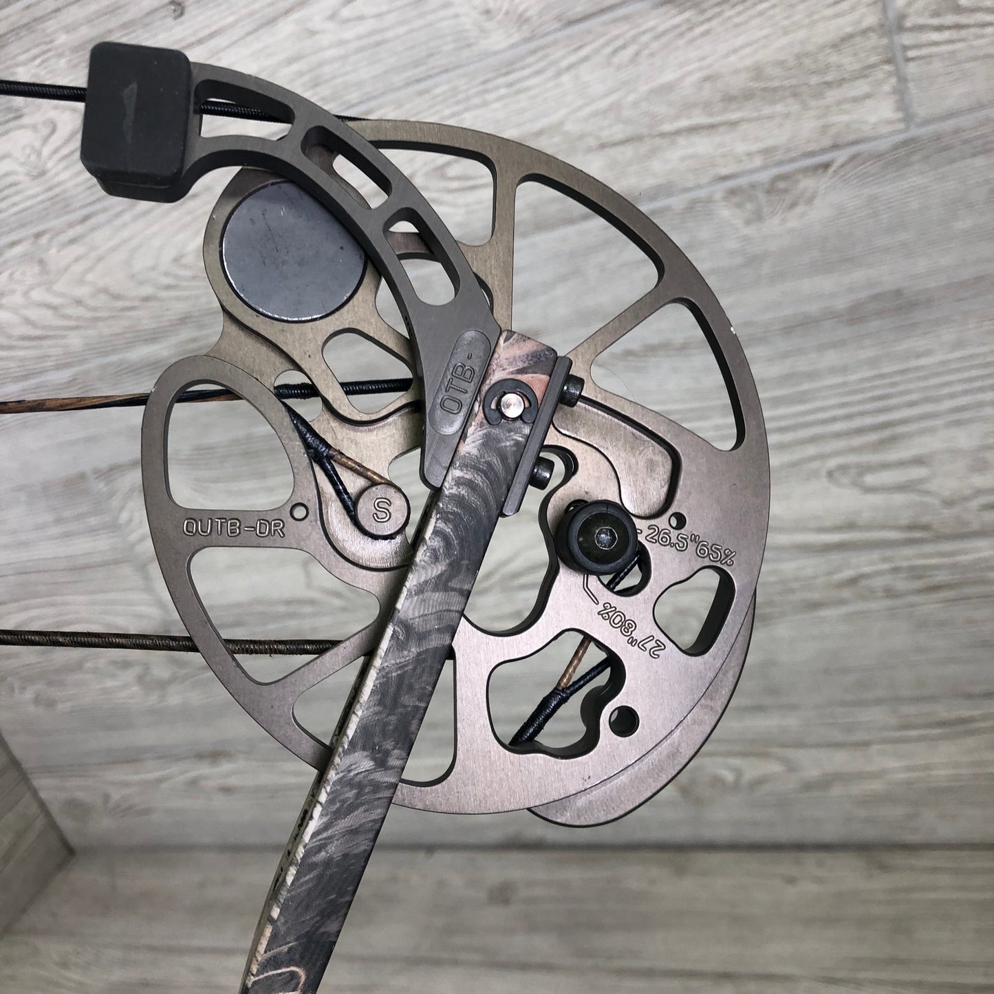 Mathews Outback 27" 60lb Right Handed Bow package