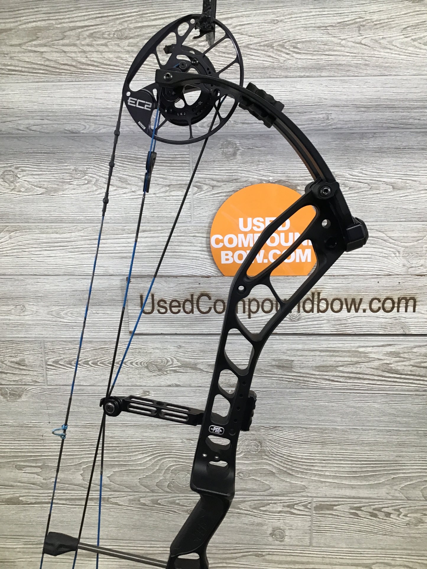 Used PSE Evolve DS 33 26-31.5"  70-80# LH Black Bow