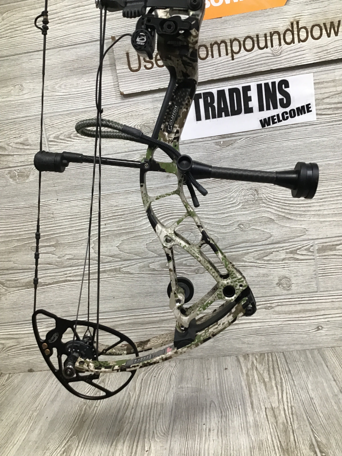 Used Bowtech Realm SR6 29.5 60lb RH Hand Subalpine Bow Package