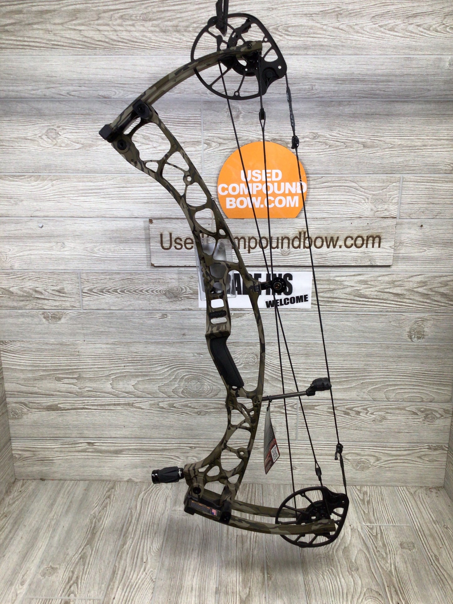 Hoyt AX-2 32 29" 60-70lb Right Hand Bottomlands