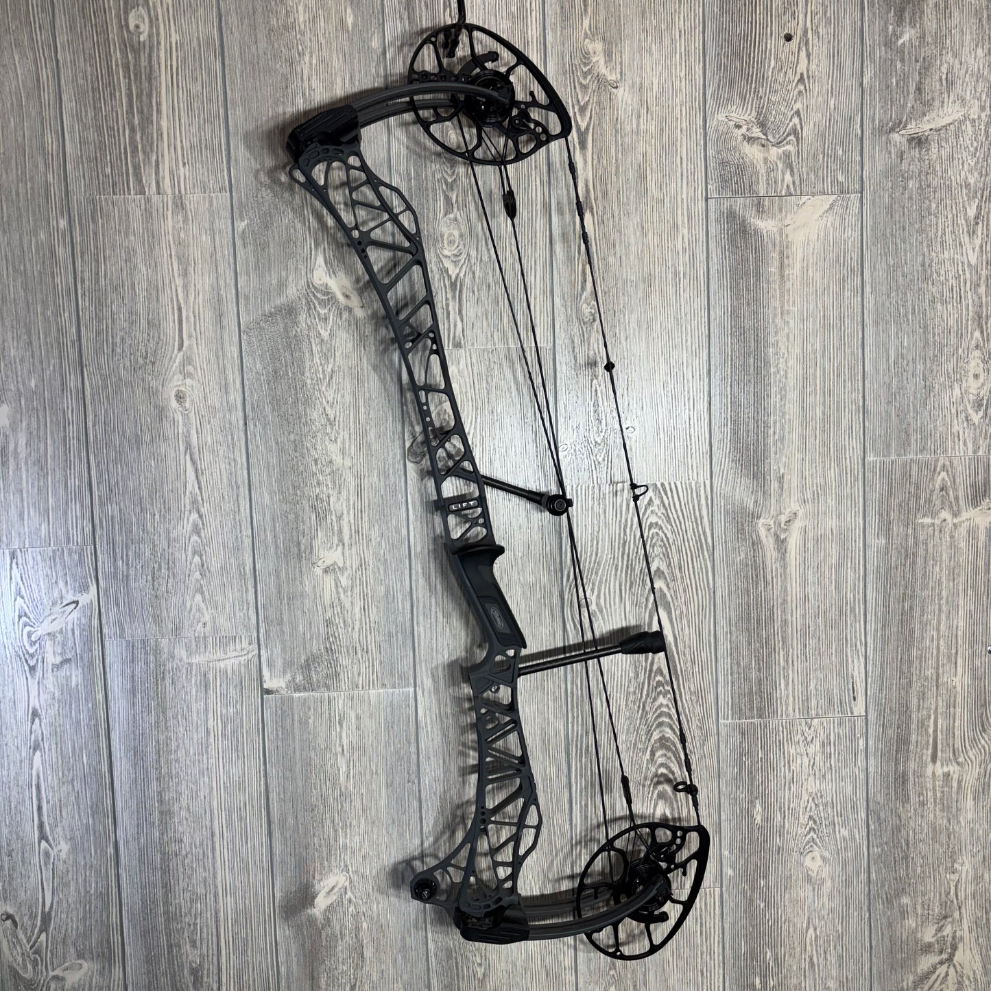 Used Mathews Lift X 33 RH Shale
