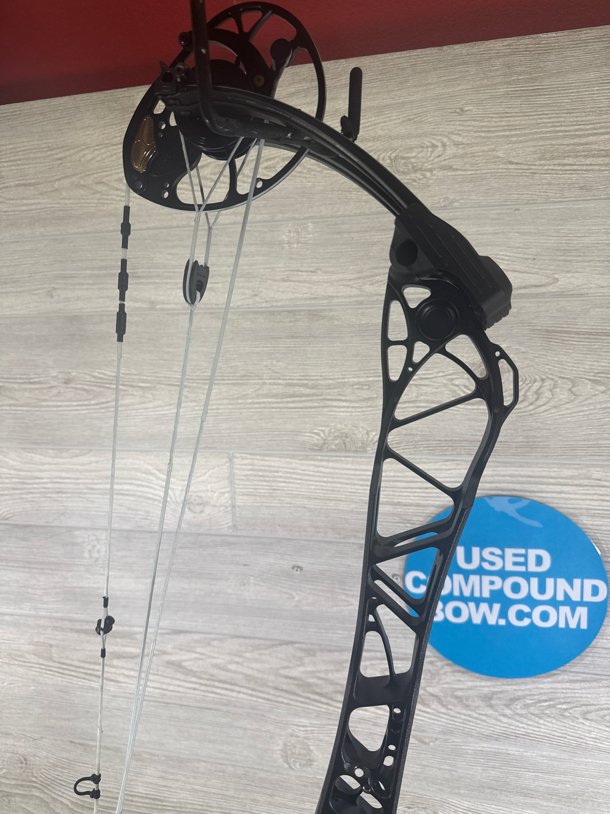 Used Mathews Title 38 (Gen 1) Blackout super clean