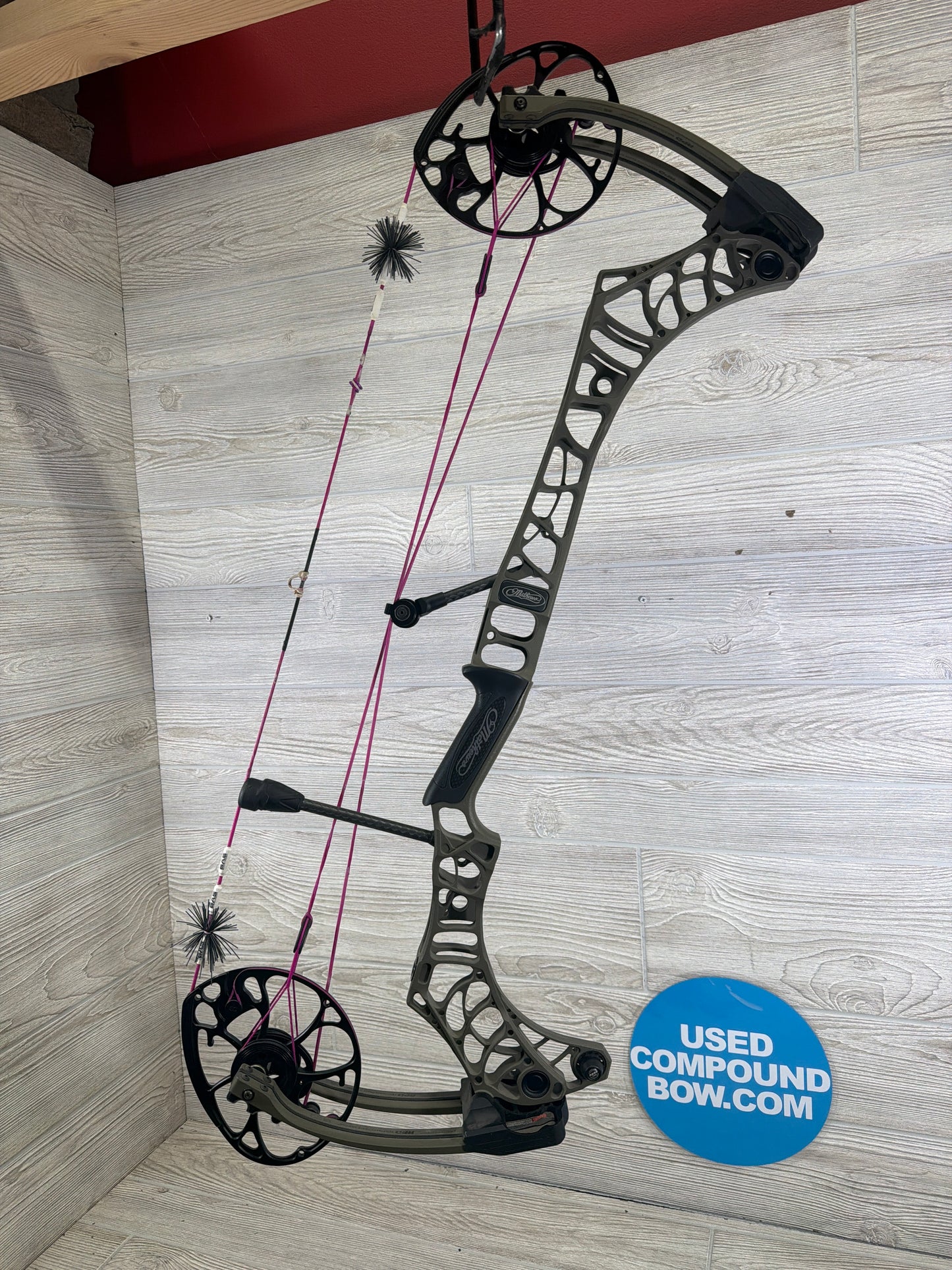 Used mathews Phase 4 29 Left Hand 29" 70lb Green Ambush Bow