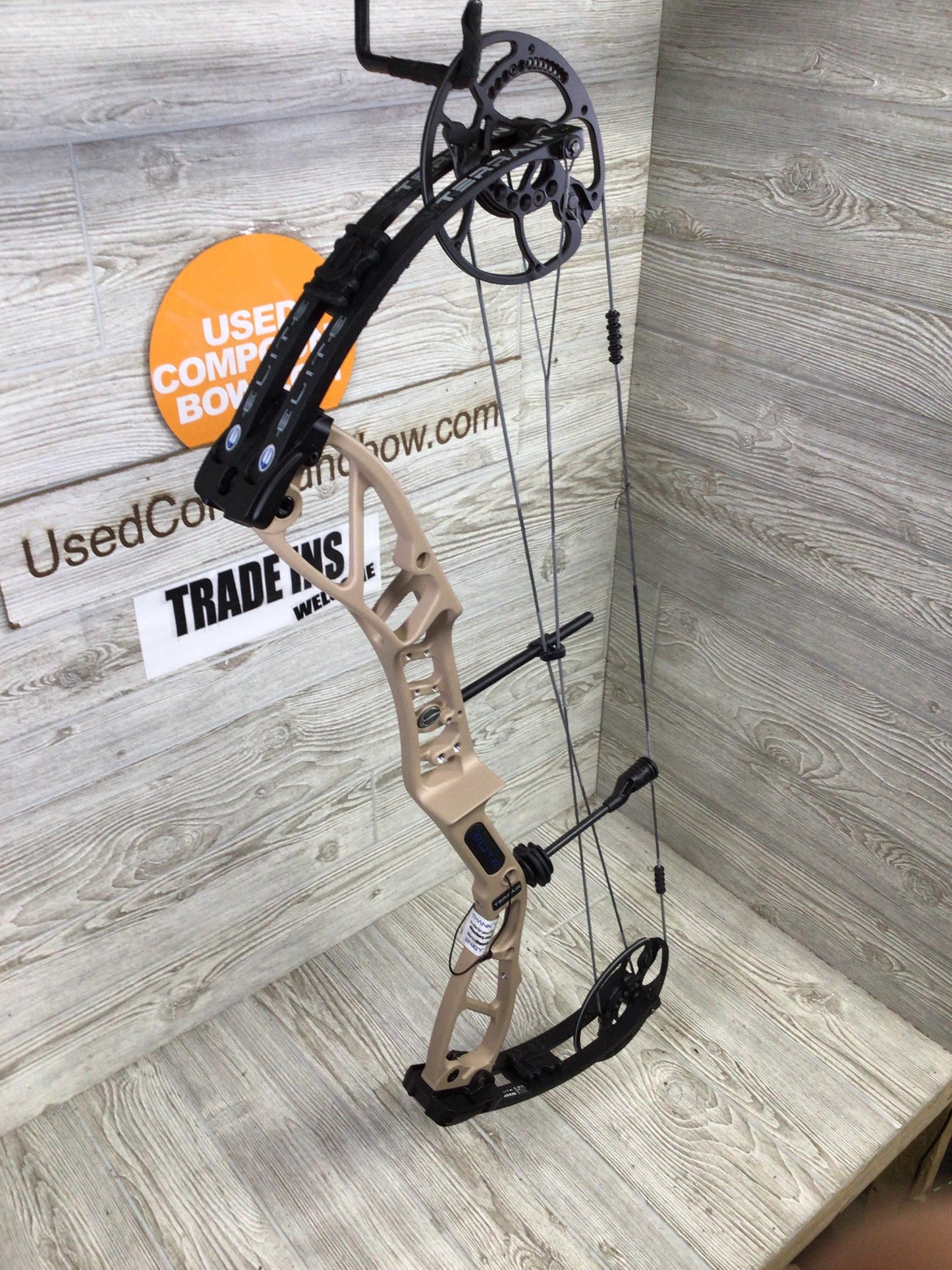 Elite Terrain RH Mountain Tan 25.5-31.5" 45-60# Bow