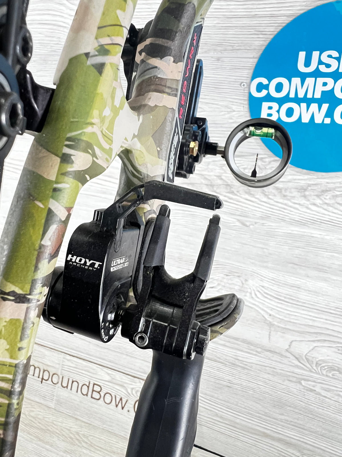 Used Hoyt Carbon RX-4 Ultra 30-32'' 55-65lbs LH Under Armor Forest Camo Bow PKG