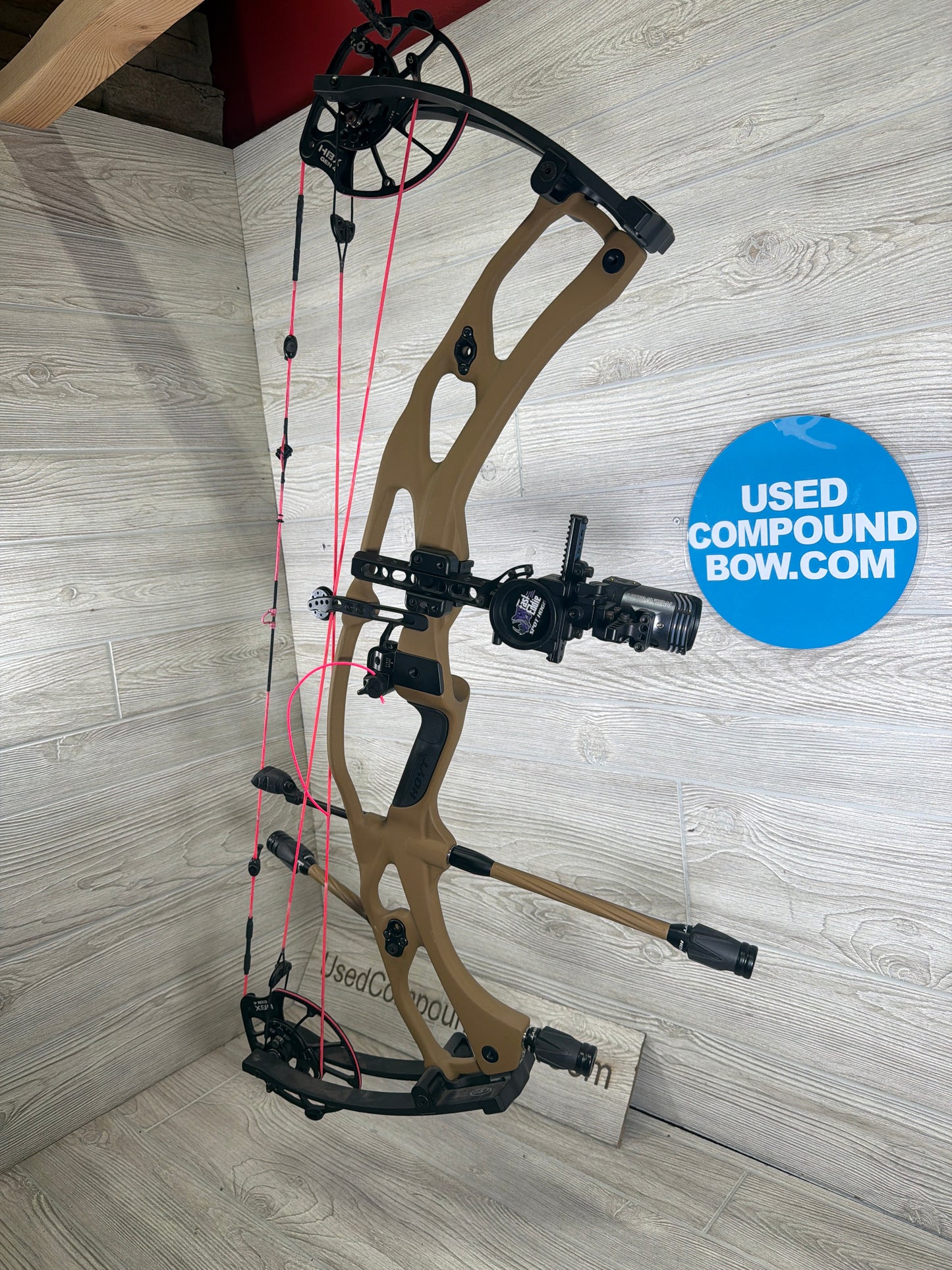 Used RX-9 Ultra 29" 70lb LOADED Bow Pkg