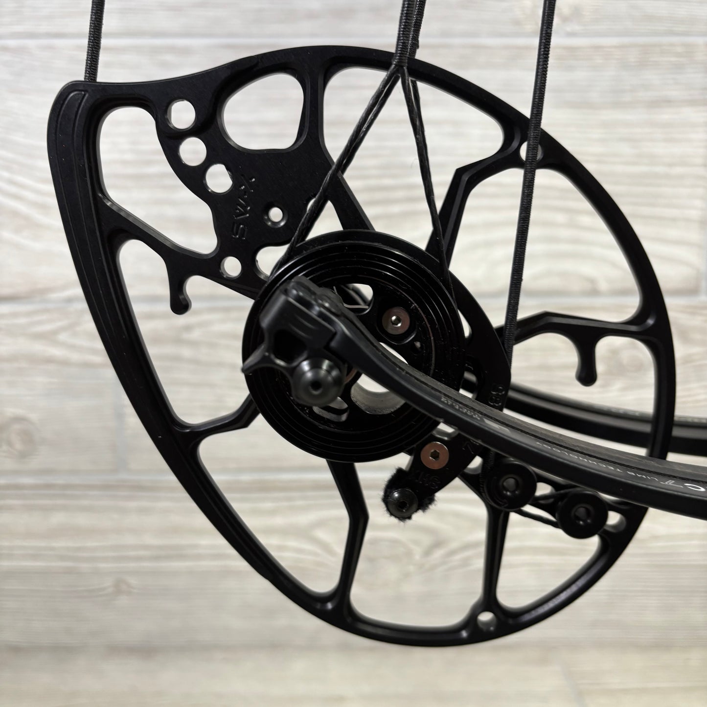 Used Mathews Lift X 29.5 Right Hand Shale Fade to Black